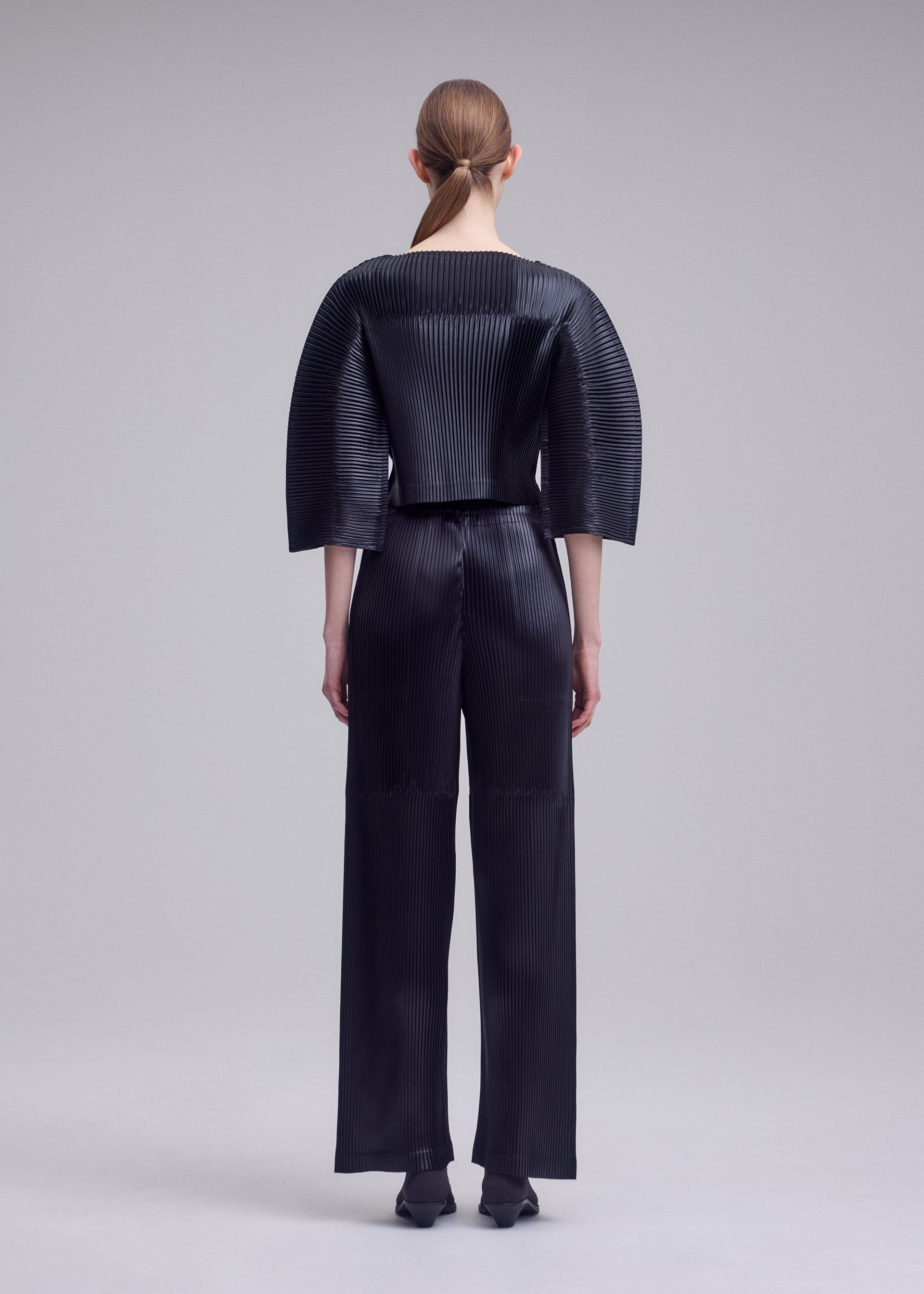 Issey Miyake GLOSSED PANELS PLEATS kalhoty šedé lesklé