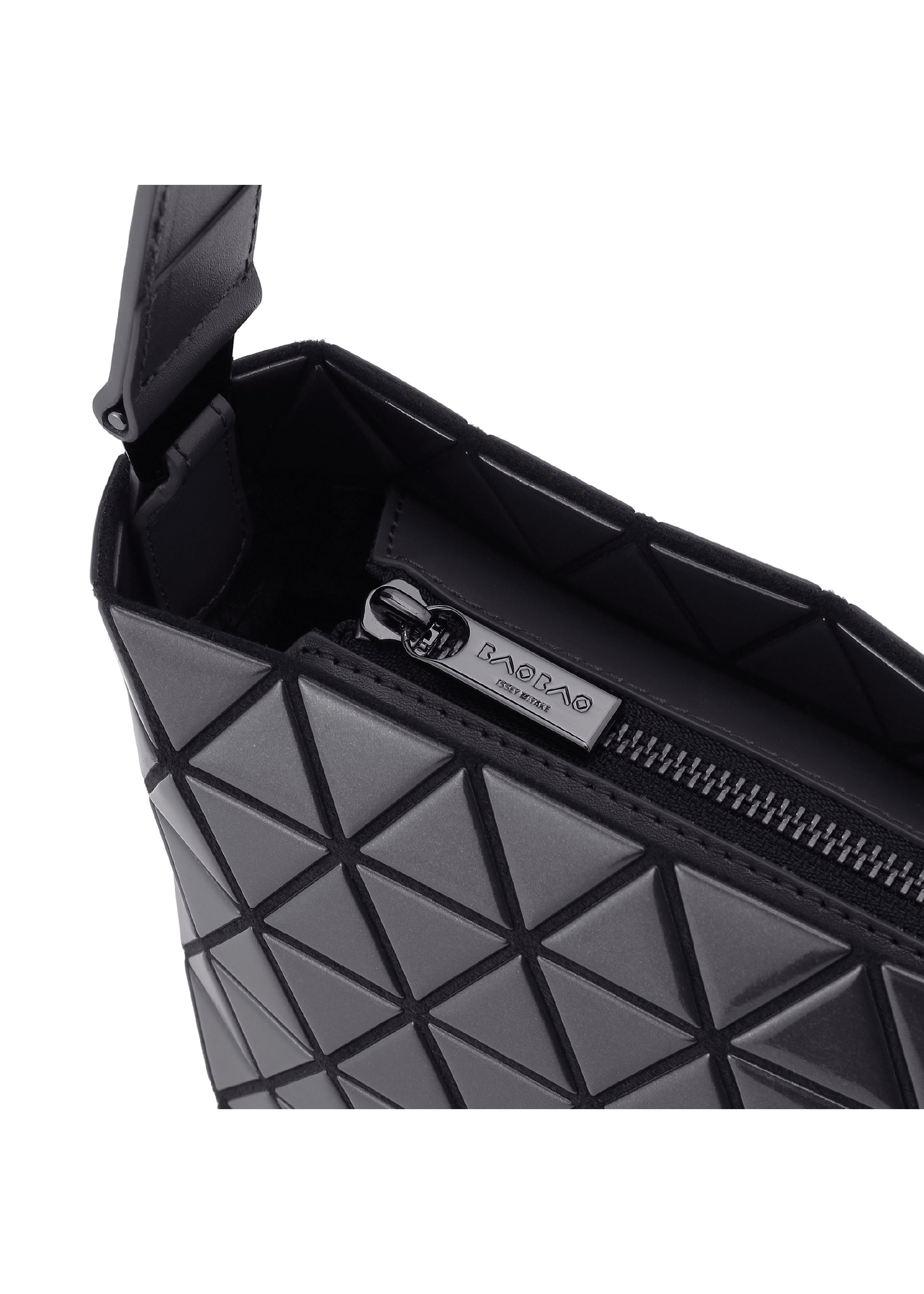 Issey Miyake Crystal Gloss kabelka tmavě šedá lesklá