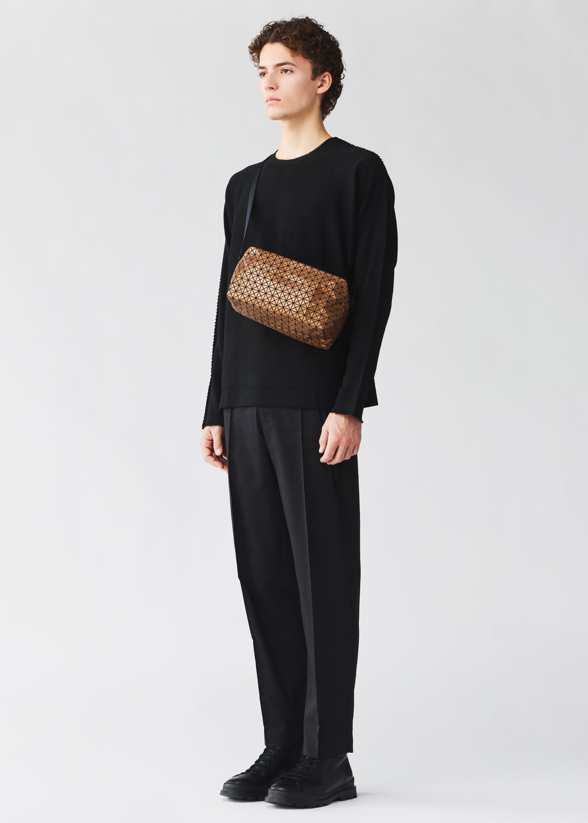 Issey Miyake Saddle Bag Reflector kabelka měděná