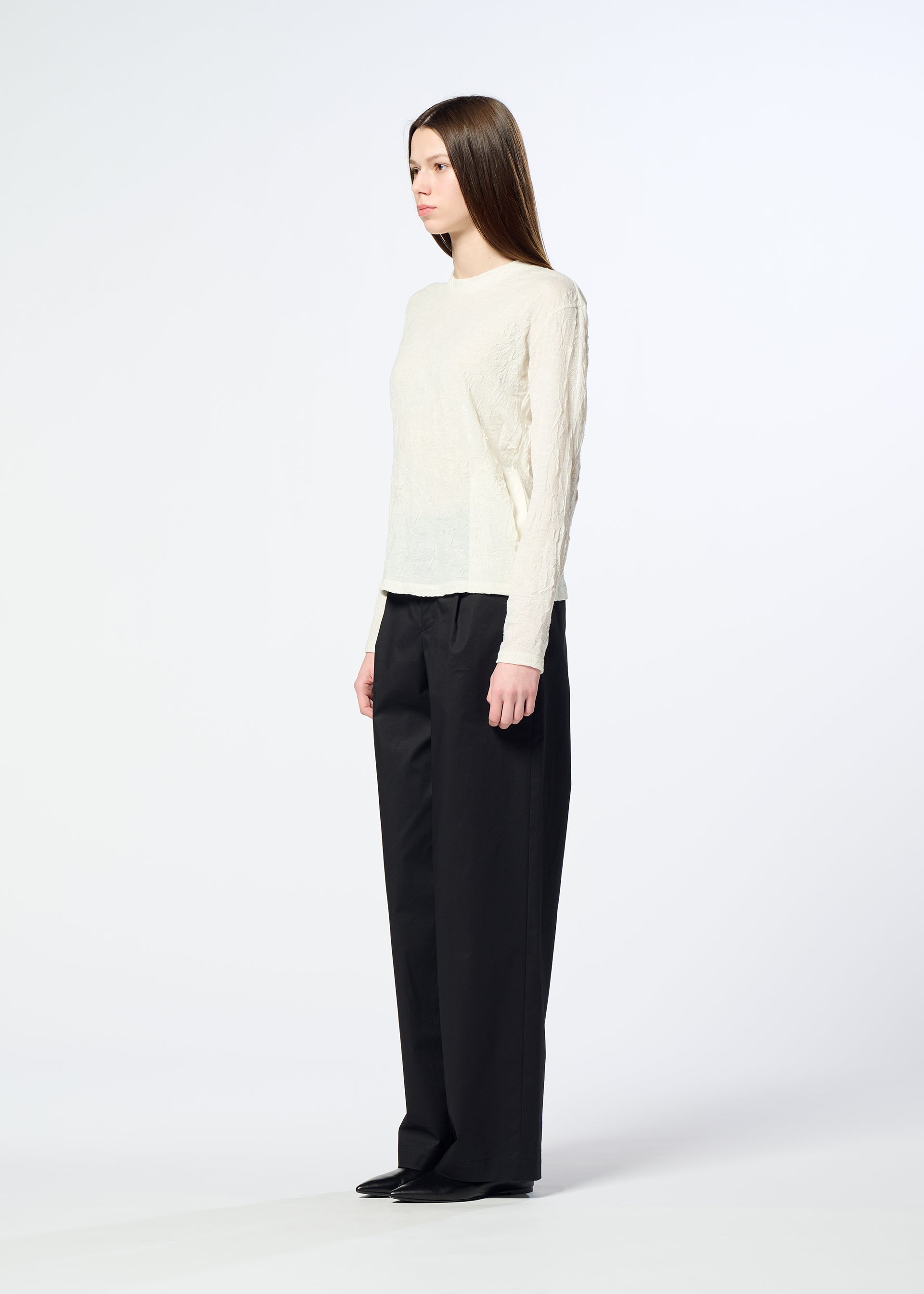 Issey Miyake HaaT W/P Washer top s dlouhým rukávem bílý mačkaný