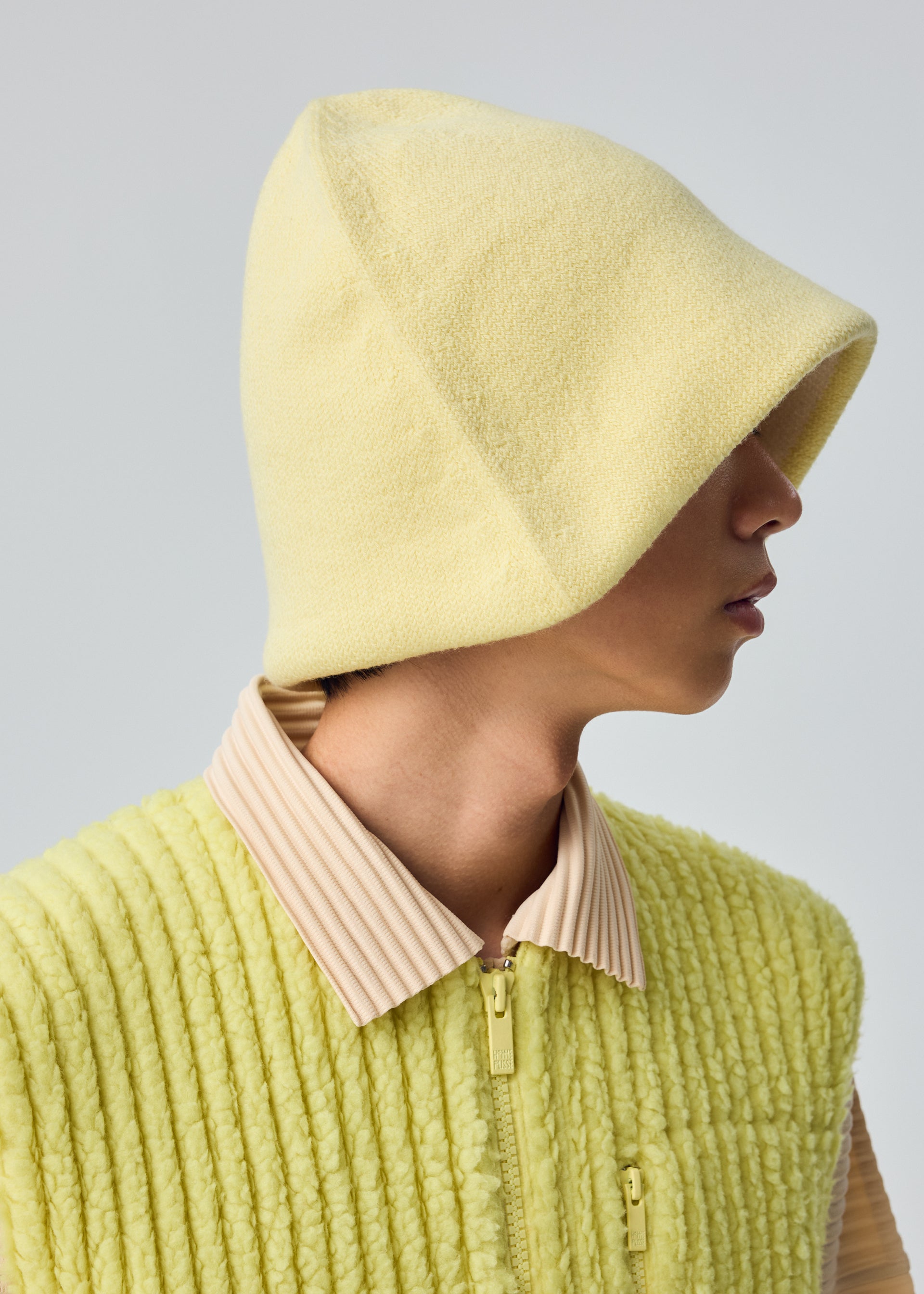 Issey Miyake Winter Gear Color Block čepice béžová