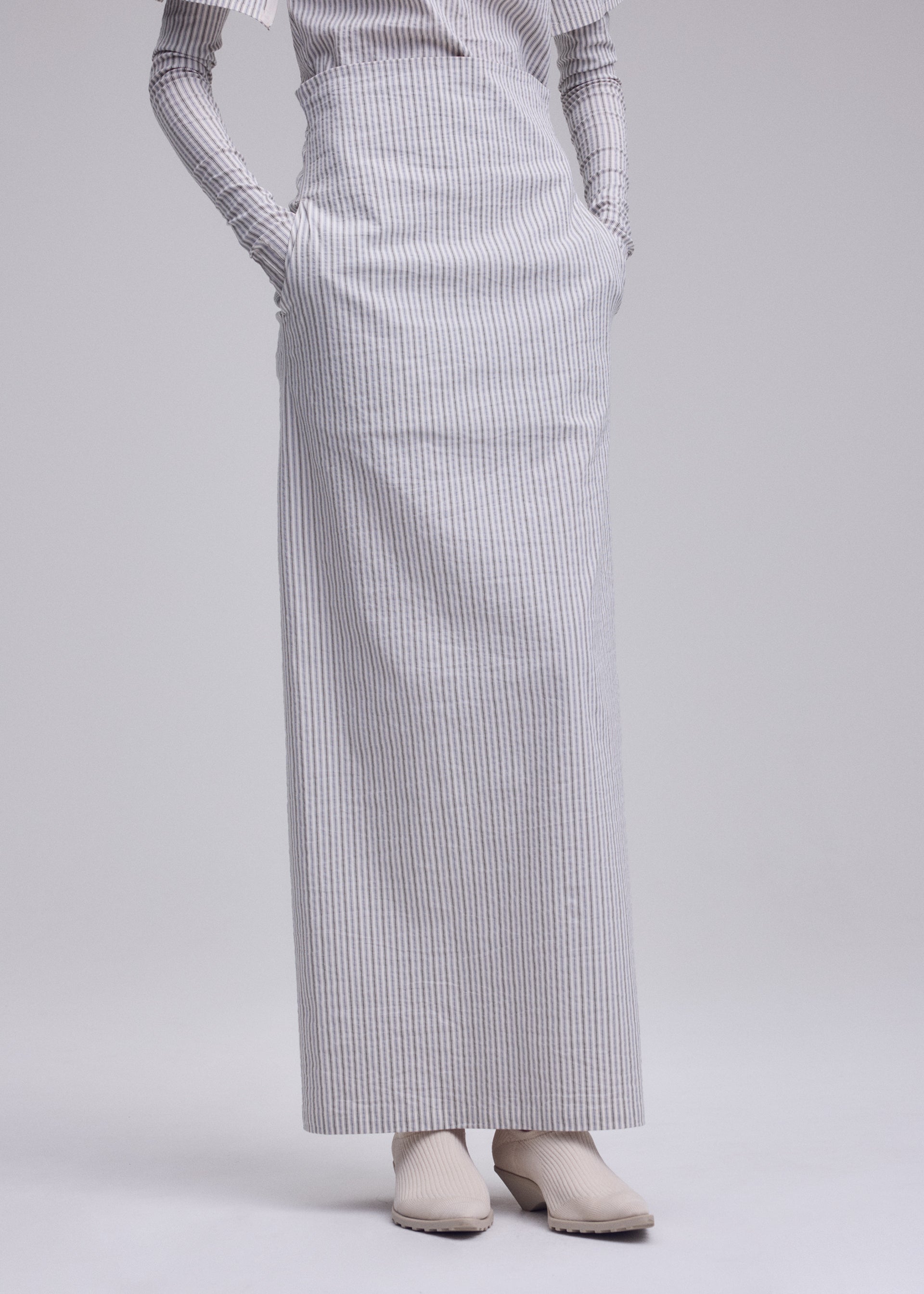 Issey Miyake Allow Stripe IM63FG094 sukně černá vel. 2 pruhovaná