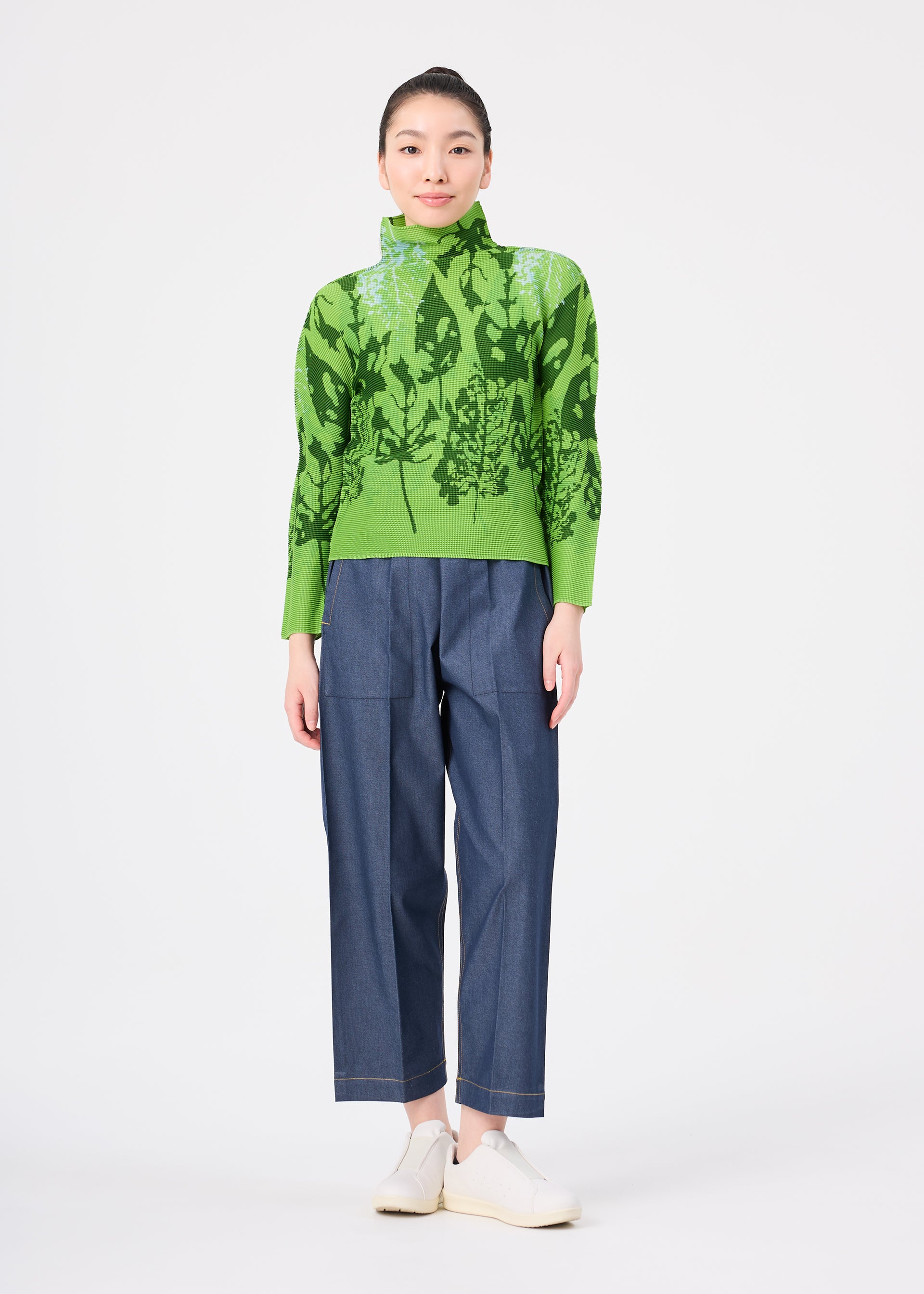 Issey Miyake Leaf top Brown-Hued rolák s dlouhým rukávem