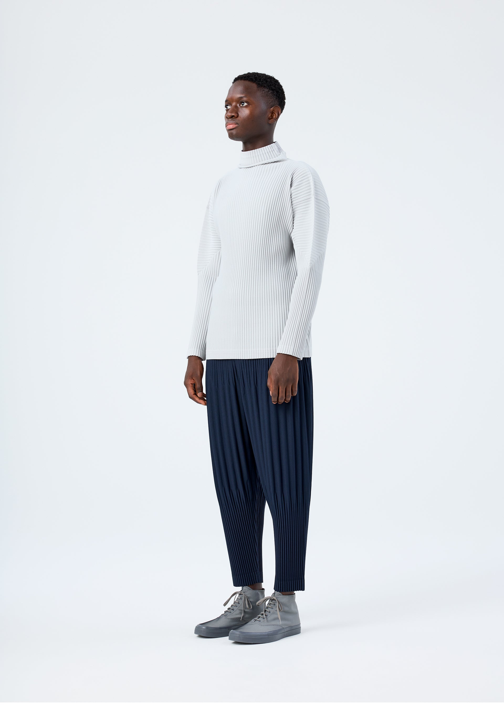 Issey Miyake Basics rolák light gray s dlouhým rukávem