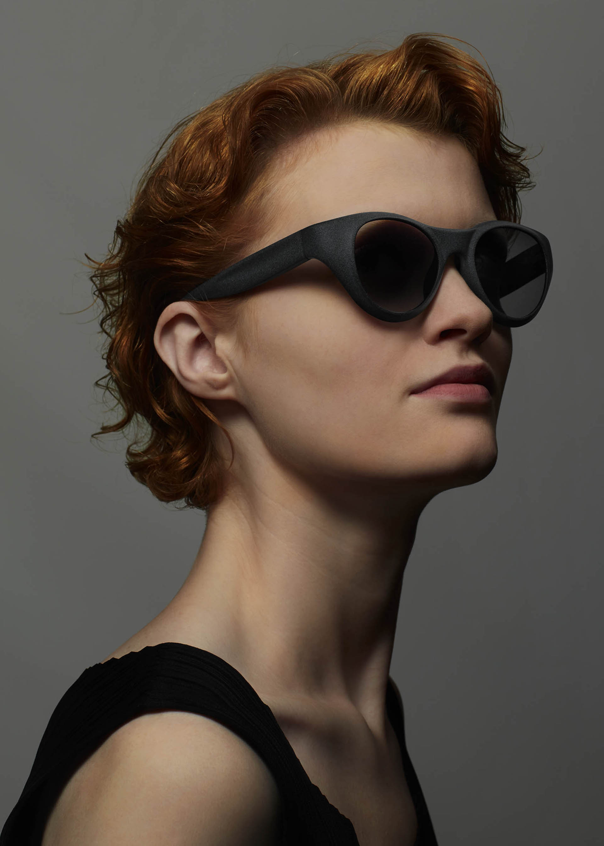 Issey Miyake Eyes Grit-Boston sluneční brýle tmavě šedé