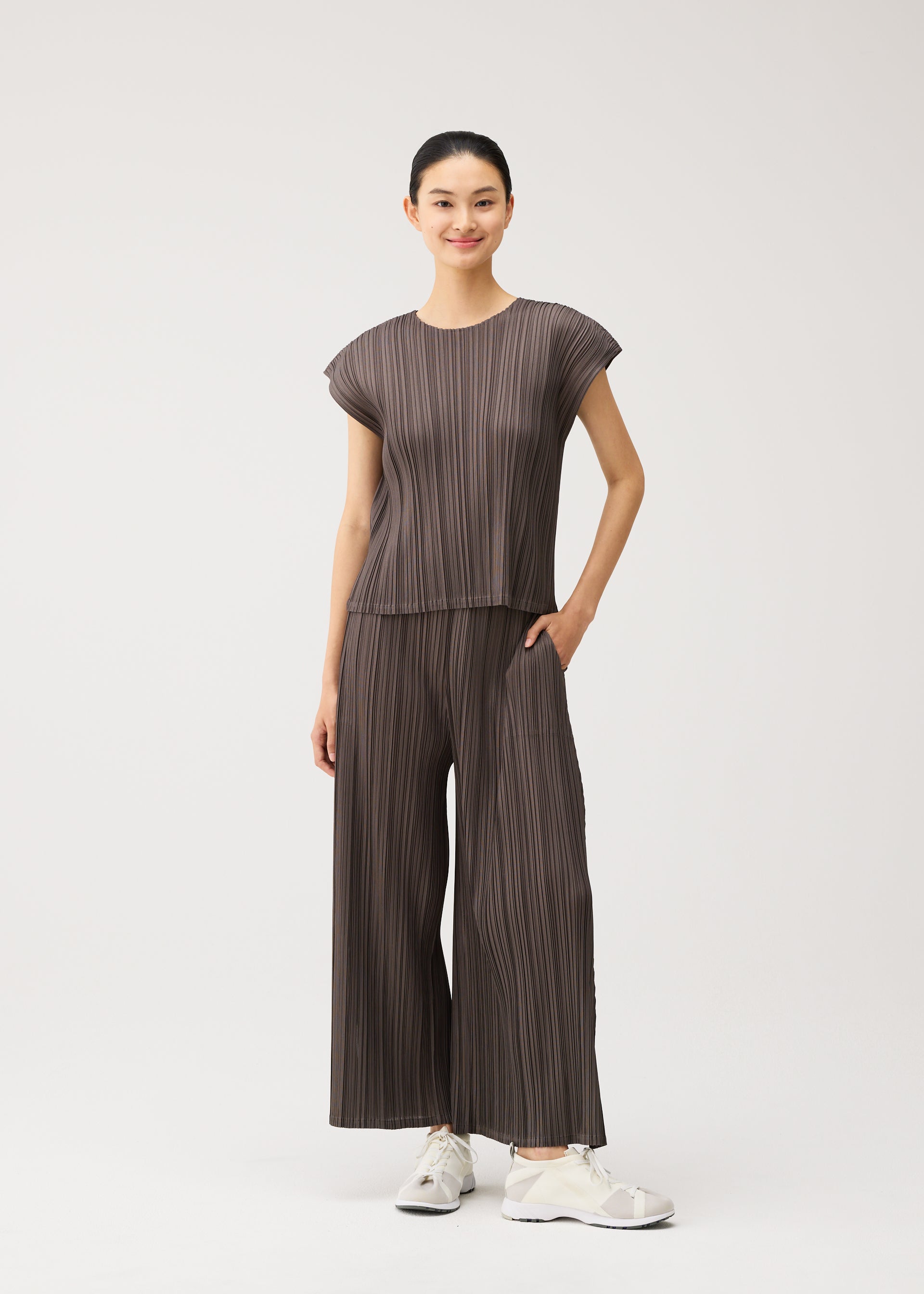 Issey Miyake Mellow Pleats top černý francouzský rukáv