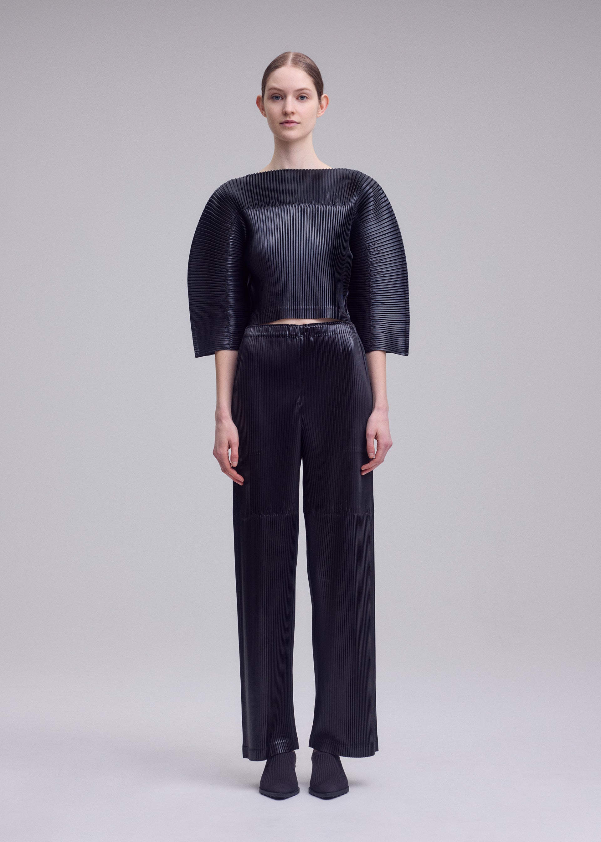 Issey Miyake GLOSSED PANELS PLEATS kalhoty šedé lesklé