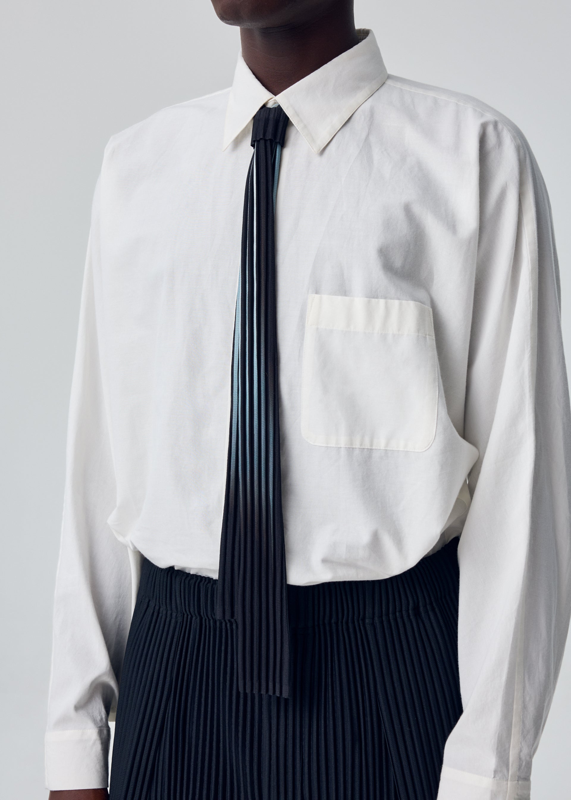 Issey Miyake Homme Plissé In the Shadow Pleats kravata černá