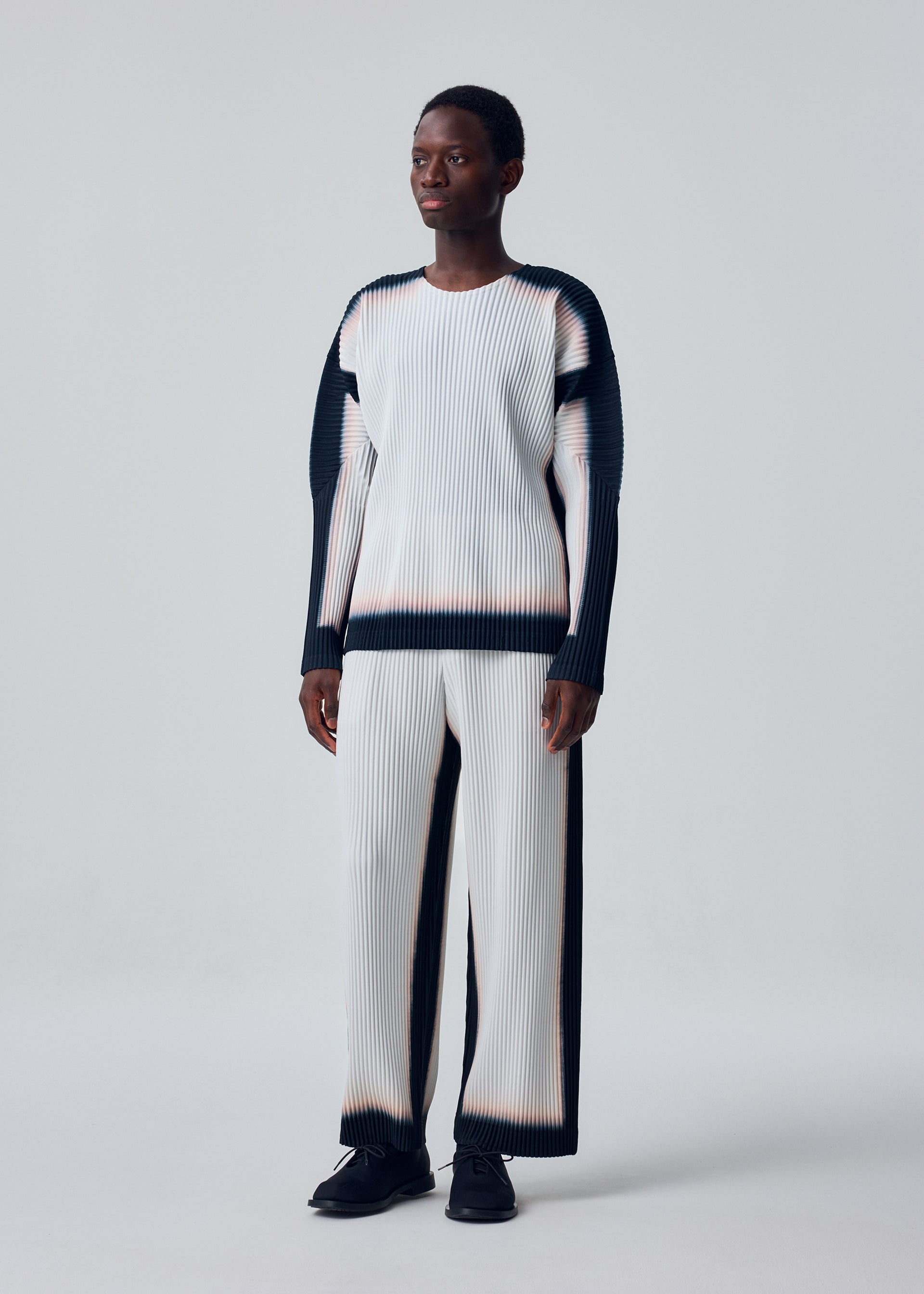 Homme Plissé Issey Miyake Framework Chusen triko bílé