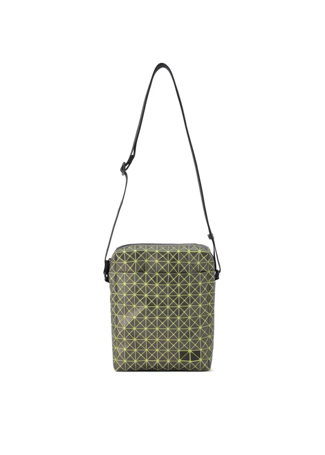 Issey Miyake Voyager Reflector crossbody kabelka černá