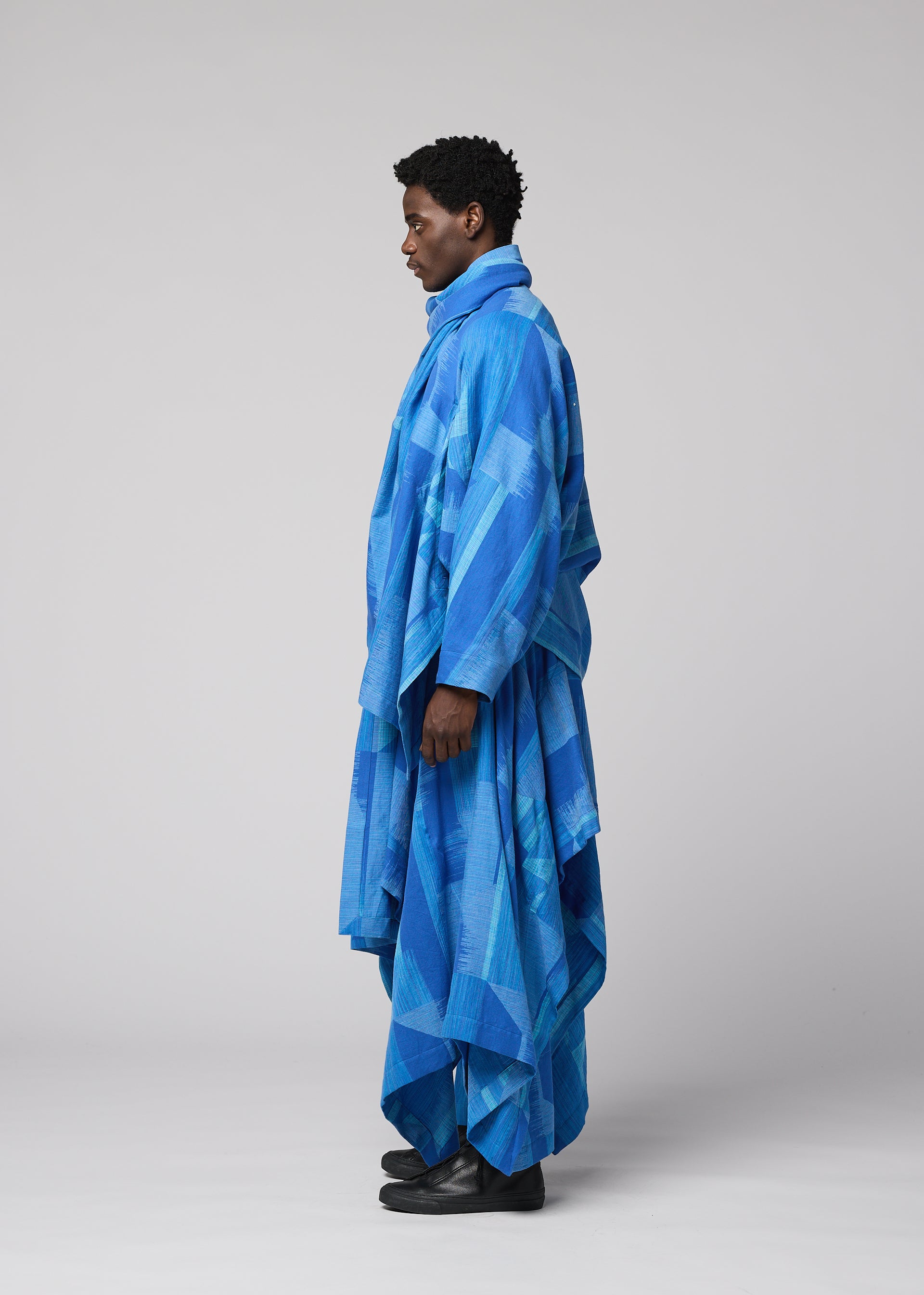 Issey Miyake Kasuri bunda Black vel. 2 splývavá