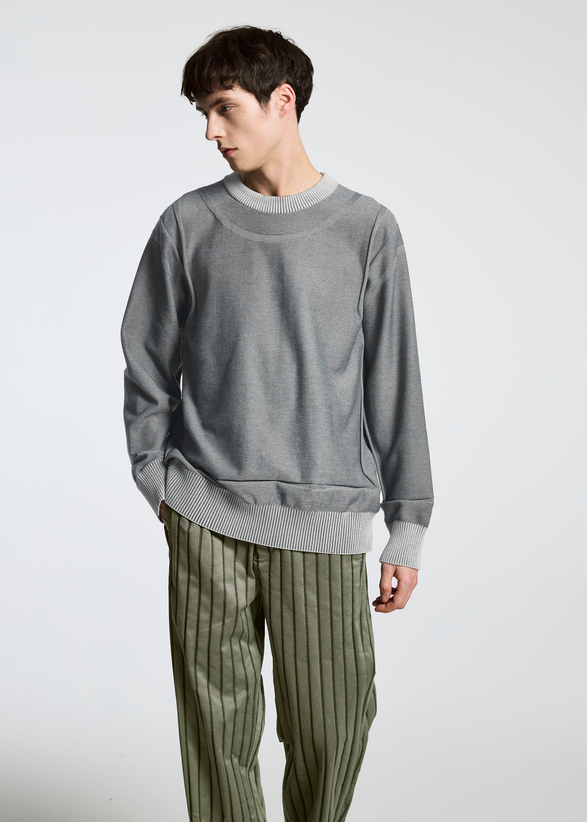 Issey Miyake Type-K 005 svetr šedý s dlouhým rukávem
