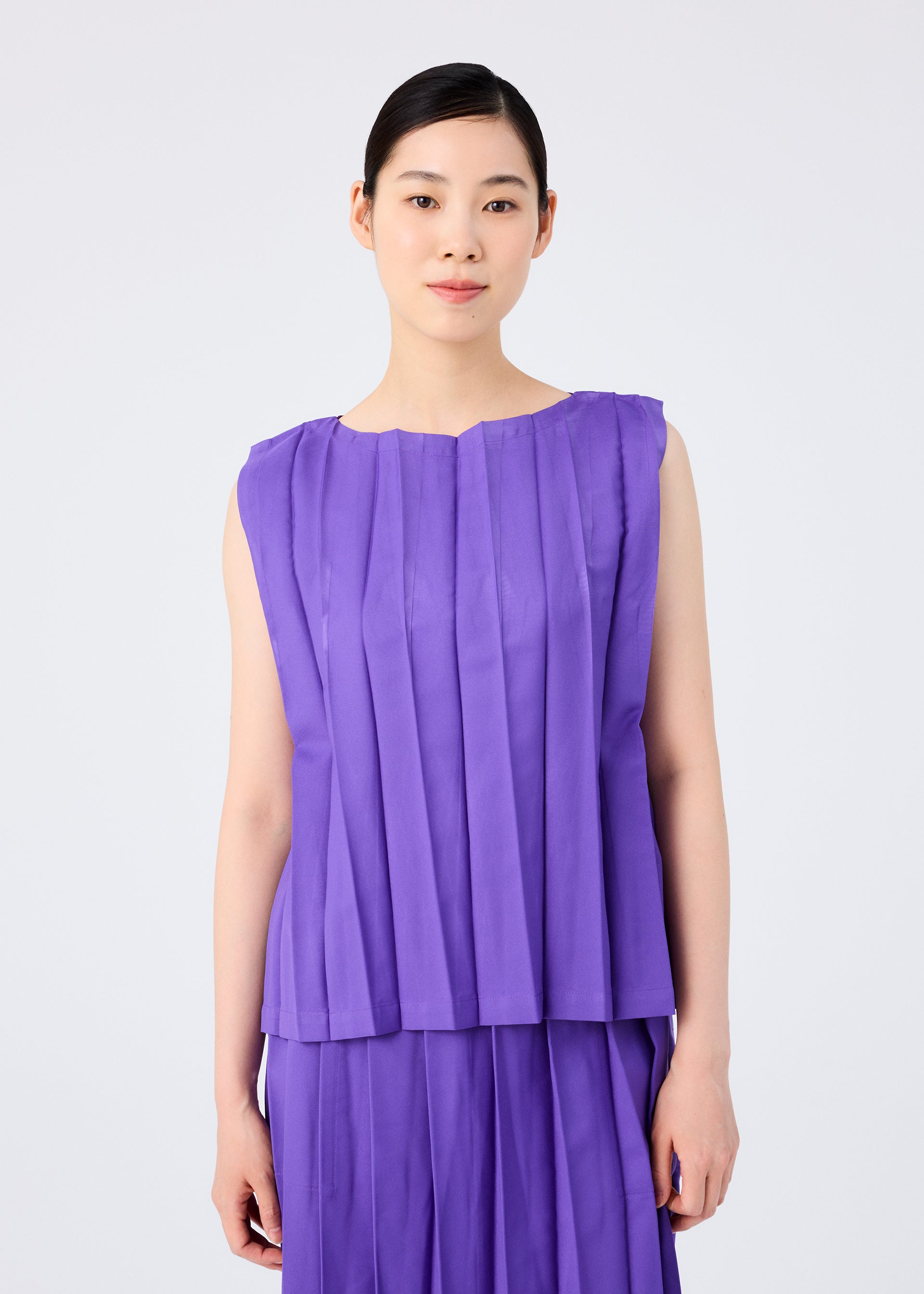 Issey Miyake Cross Pleats plisovaný top bez rukávů