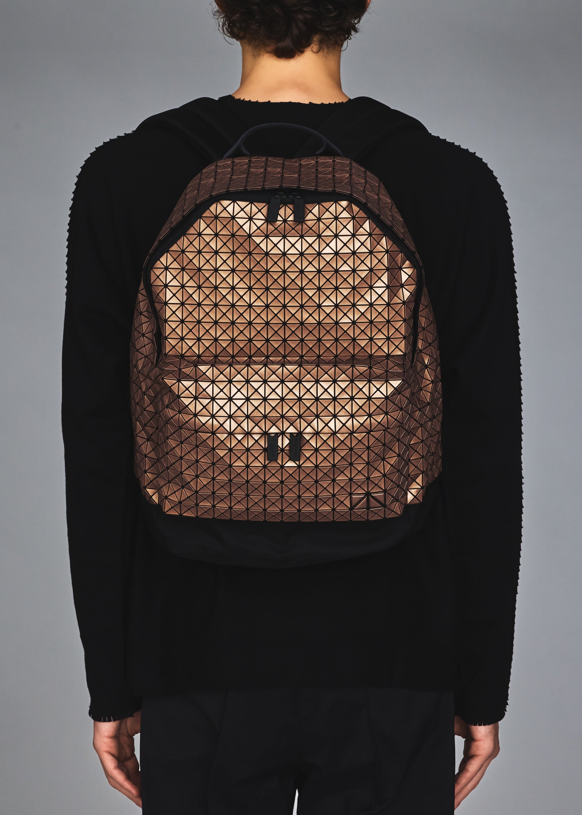 Bao Bao Issey Miyake Daypack Reflector batoh měděný