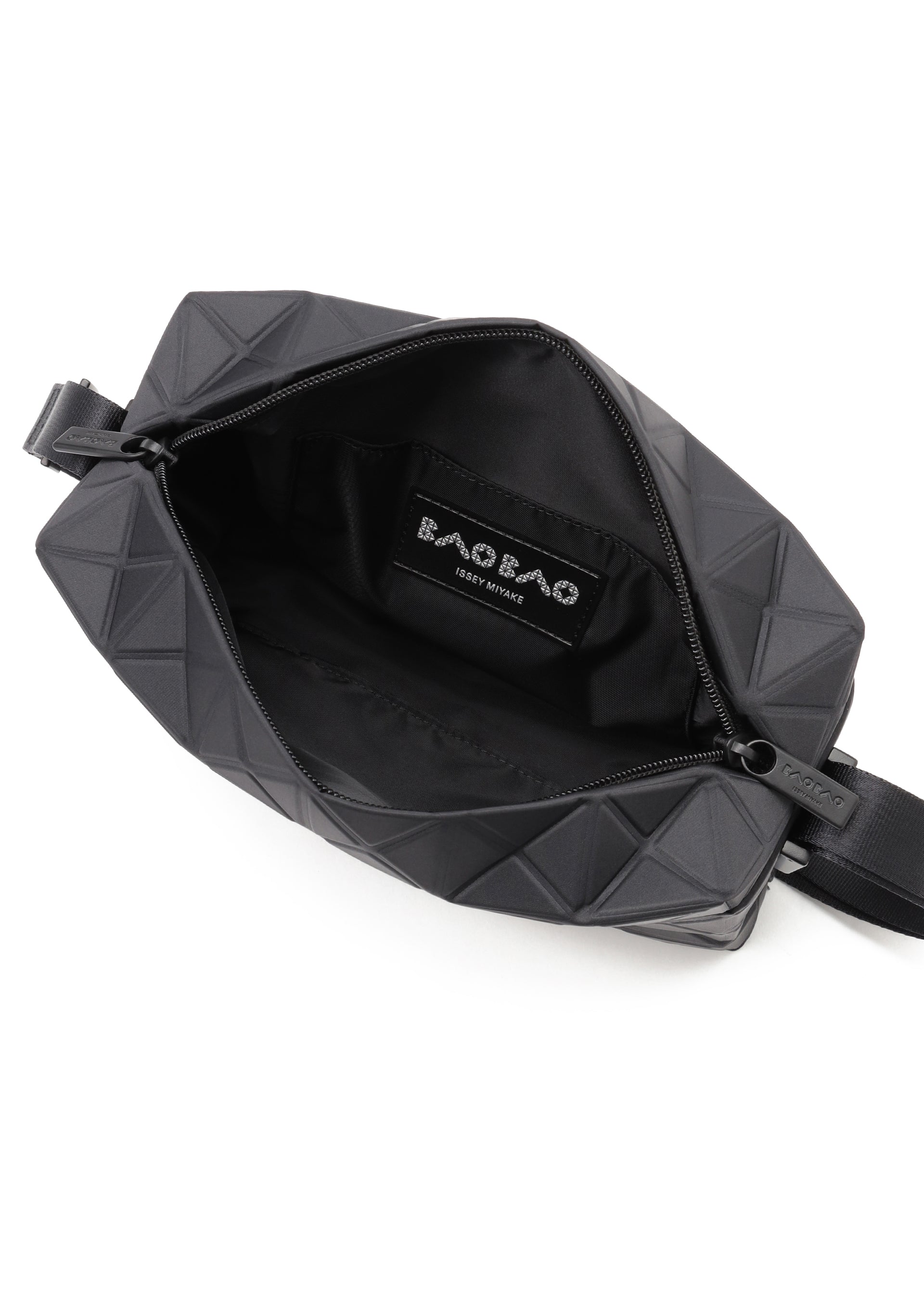 Issey Miyake Track kabelka crossbody lesklá
