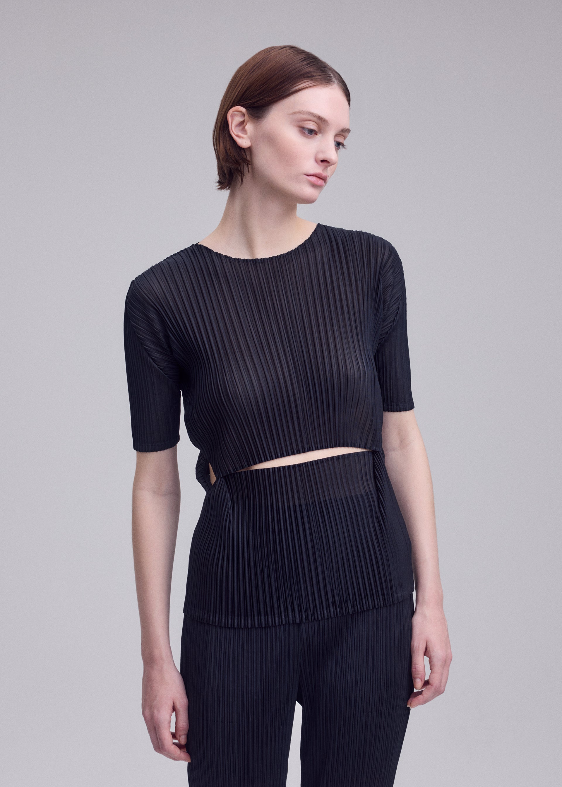 Issey Miyake Sheer Slit Pleats top černý vel. 2