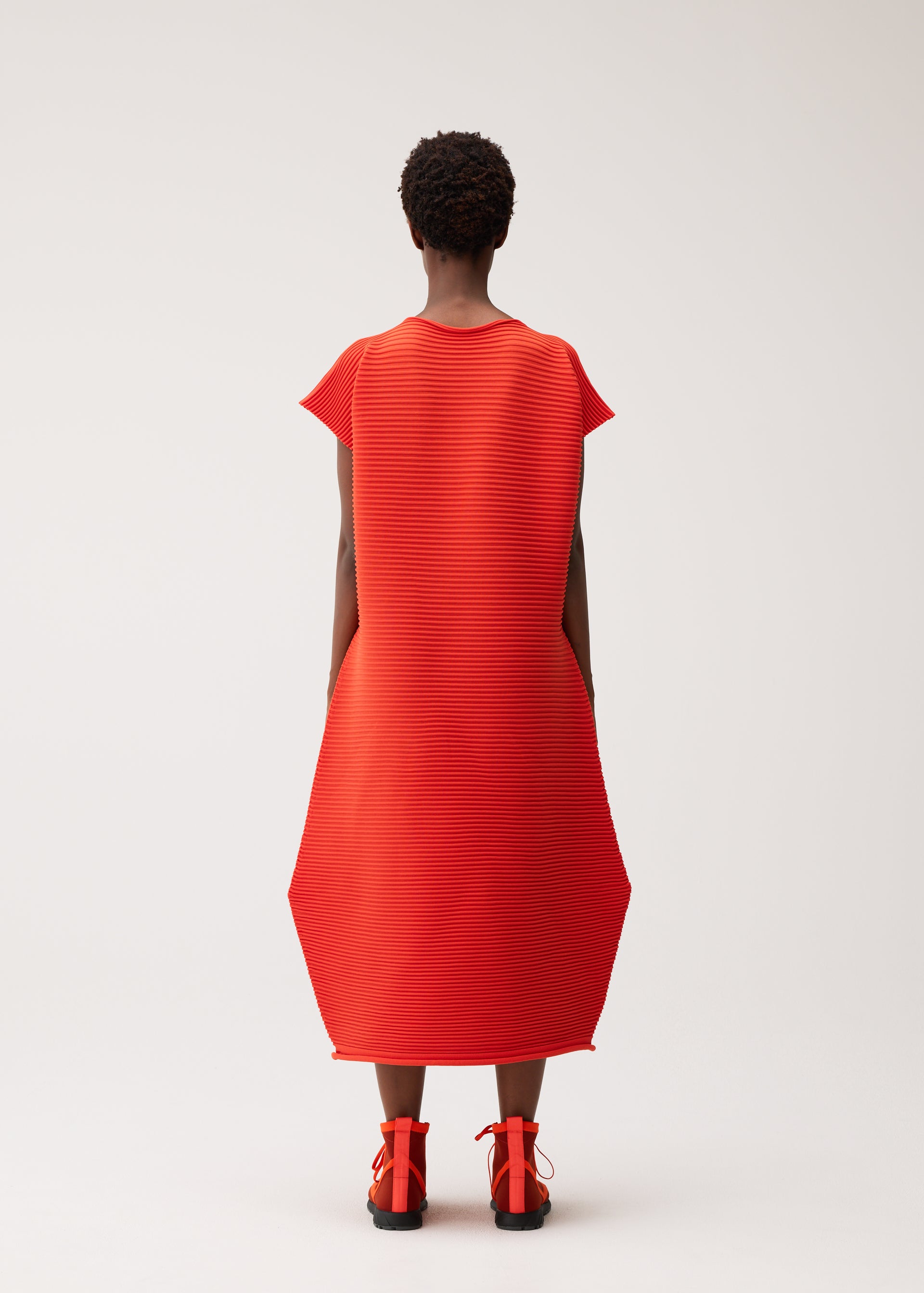 Issey Miyake Zig Zag Knit šaty černá pletené bez švů