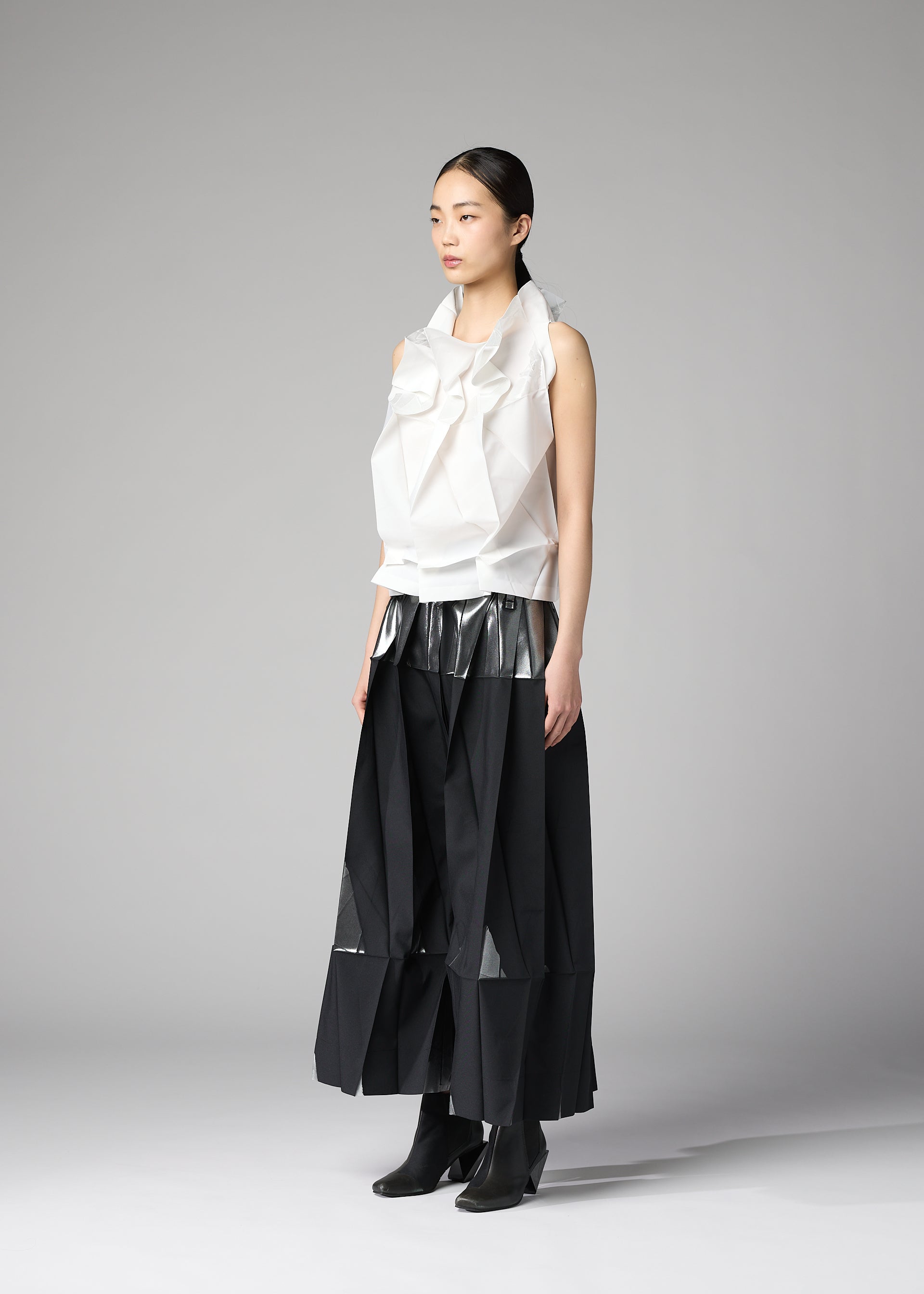 Issey Miyake 132 5 No.10 top bílý 3