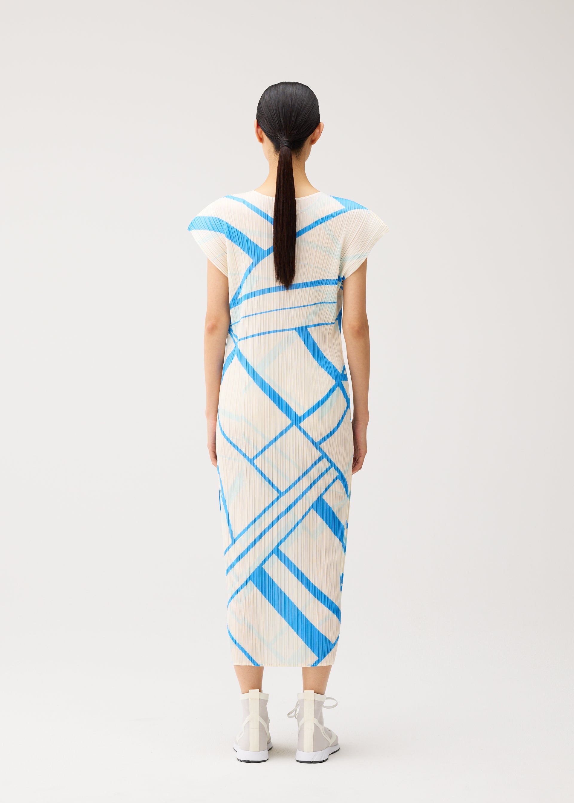 Issey Miyake Fold Line PP63204 šaty off white