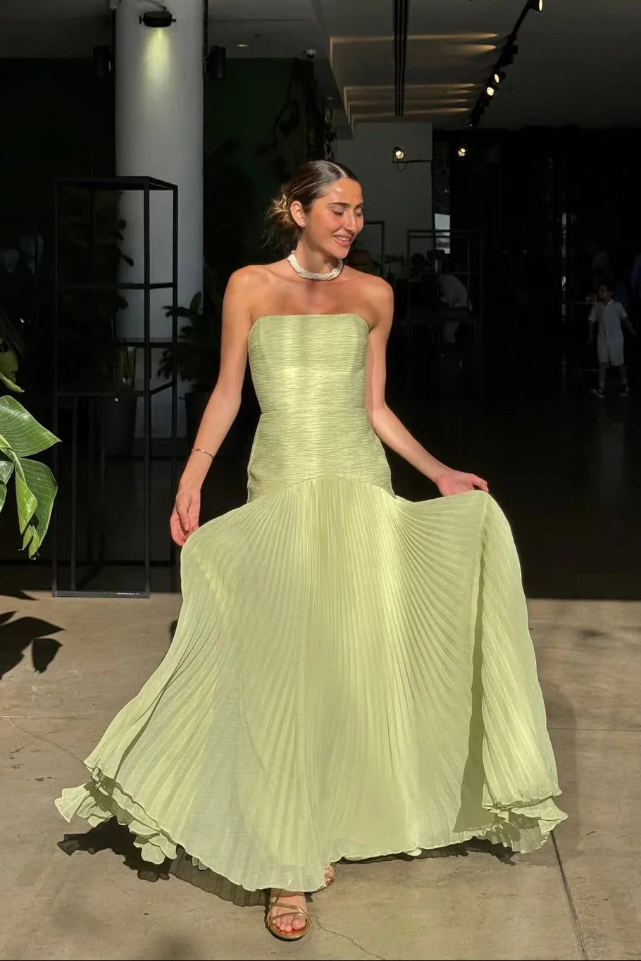 Norielle Plissée dlouhé bustier šaty zelené plisované