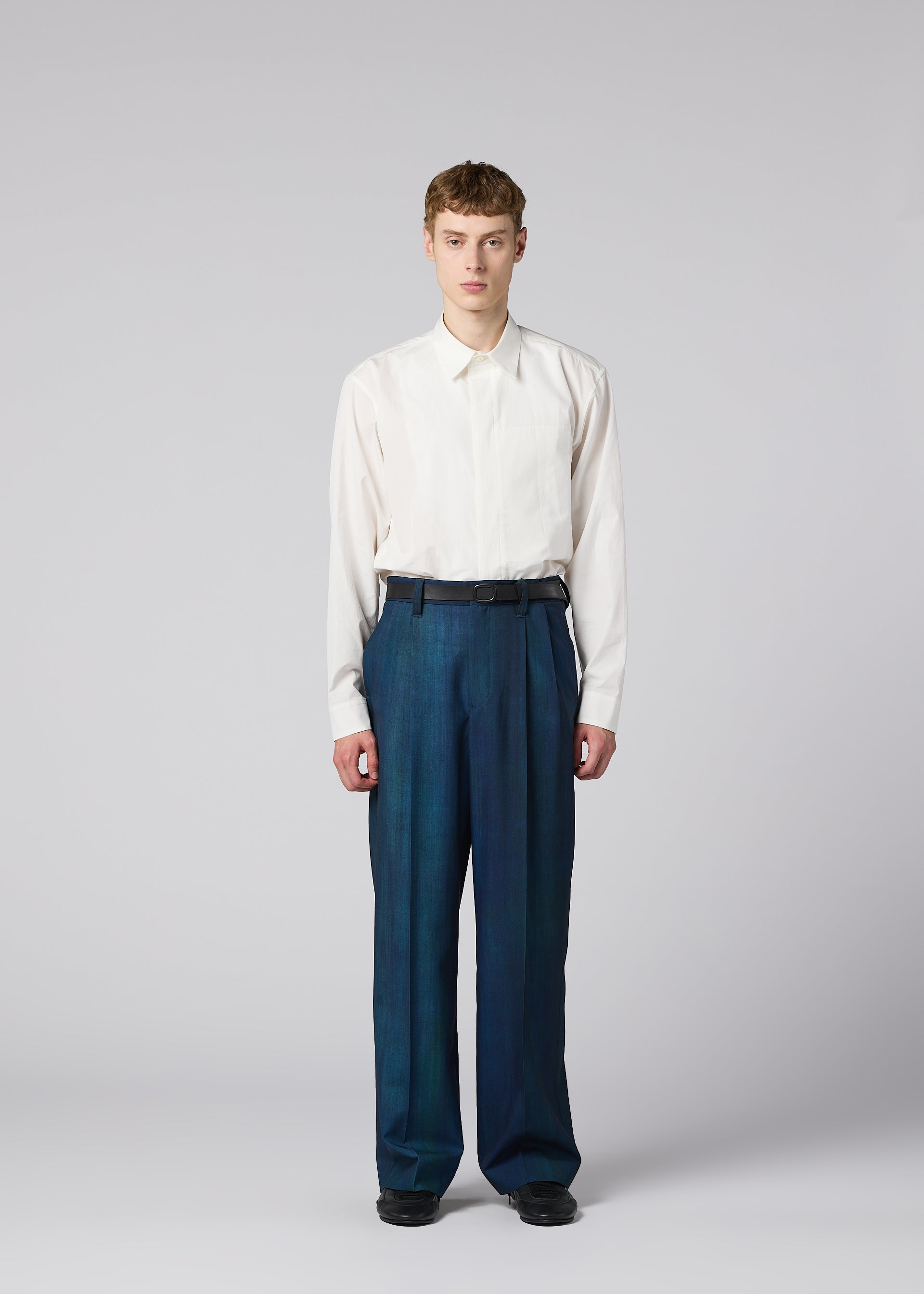 Issey Miyake Gradation Wool vlněné kalhoty s pukem černé