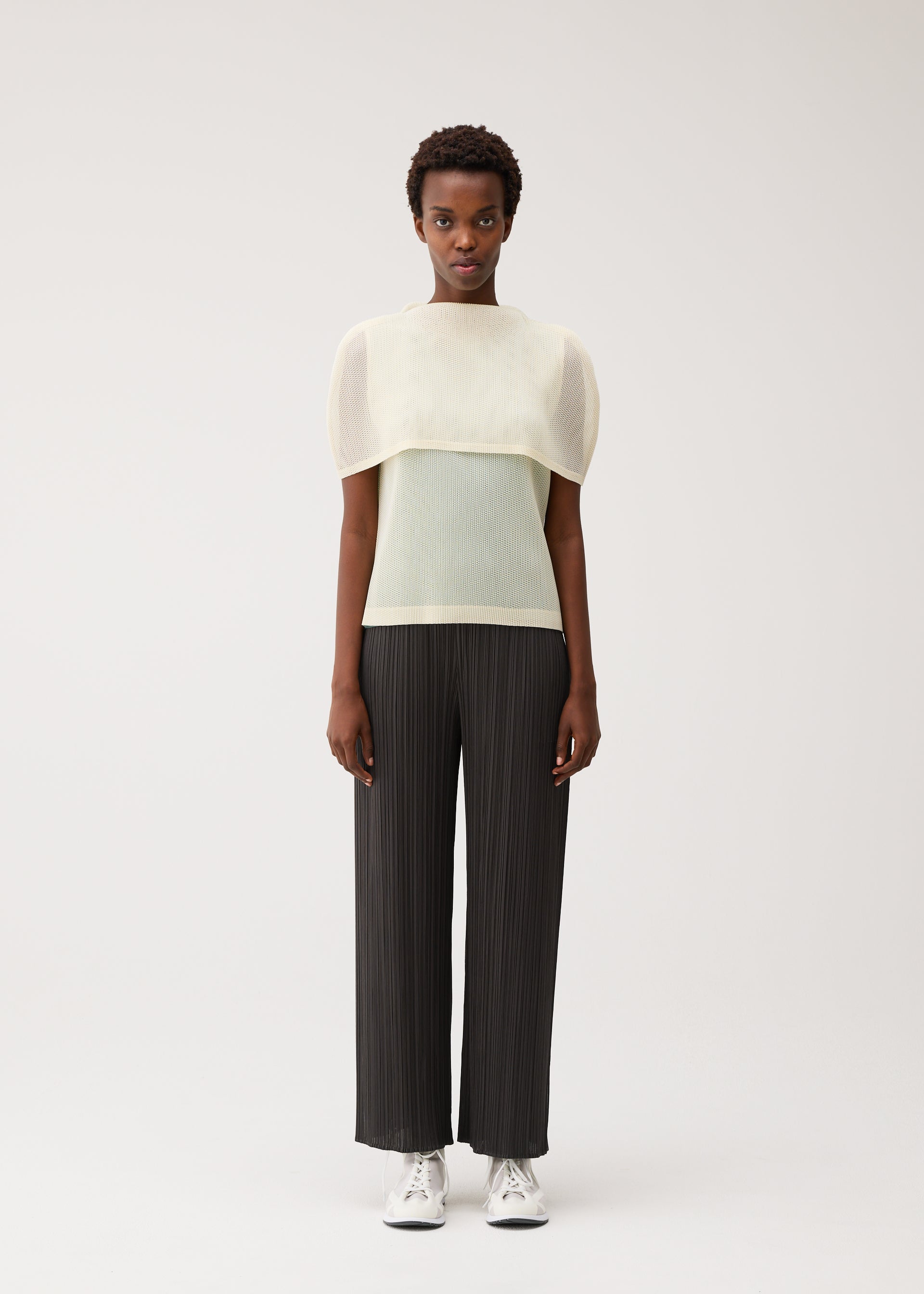 Issey Miyake Tatami August top s lodičkovým výstřihem modrý