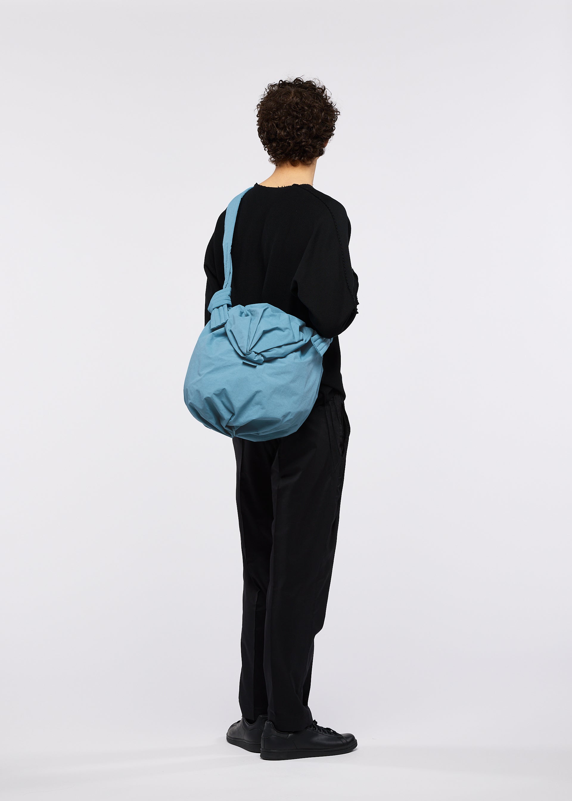 Issey Miyake Fuwa Fuwa kabelka černá ramenní