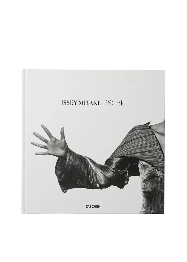 Issey Miyake Taschen kniha o tvorbě limitovaná