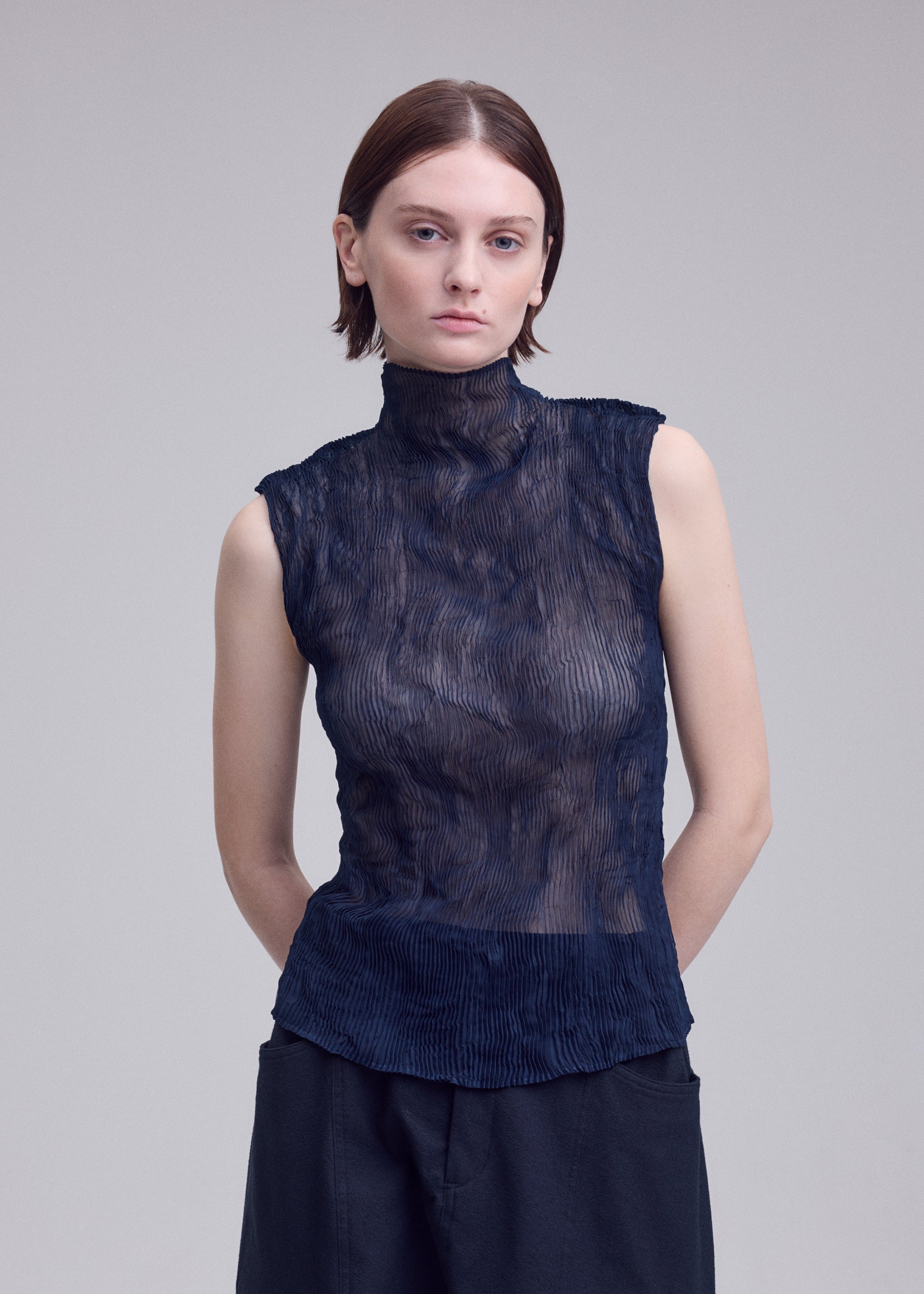 Issey Miyake Chiffon Twist 1 IM63FJ417 top modrý 2 plisé