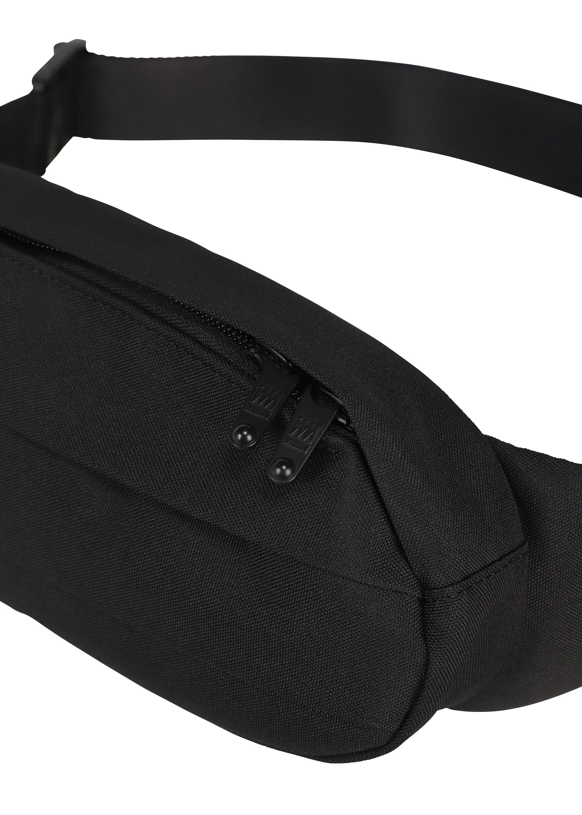 IM Men Issey Miyake Cummerbund Bag taška černá