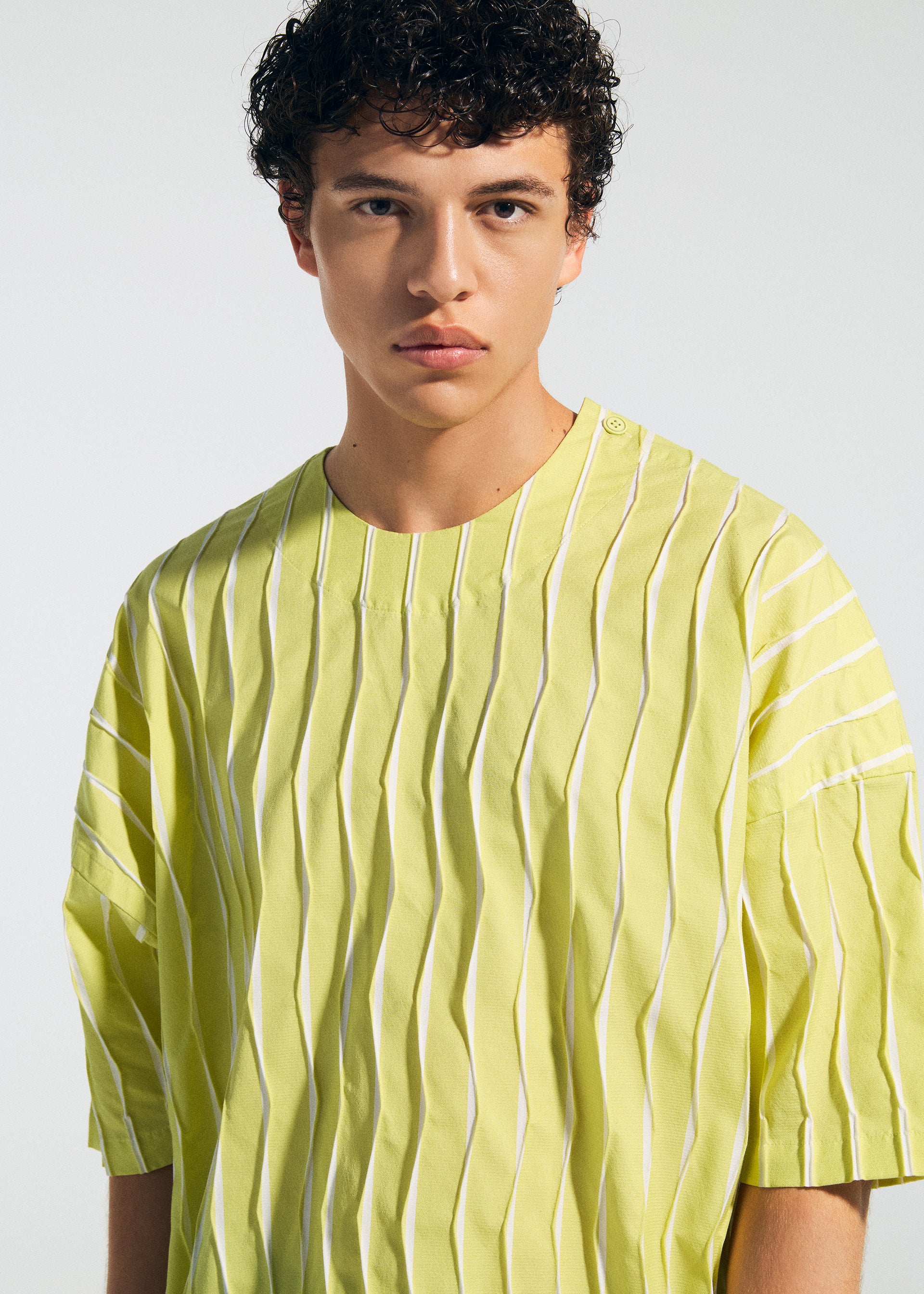 Issey Miyake Type-W 011 top černošedá pruhovaný