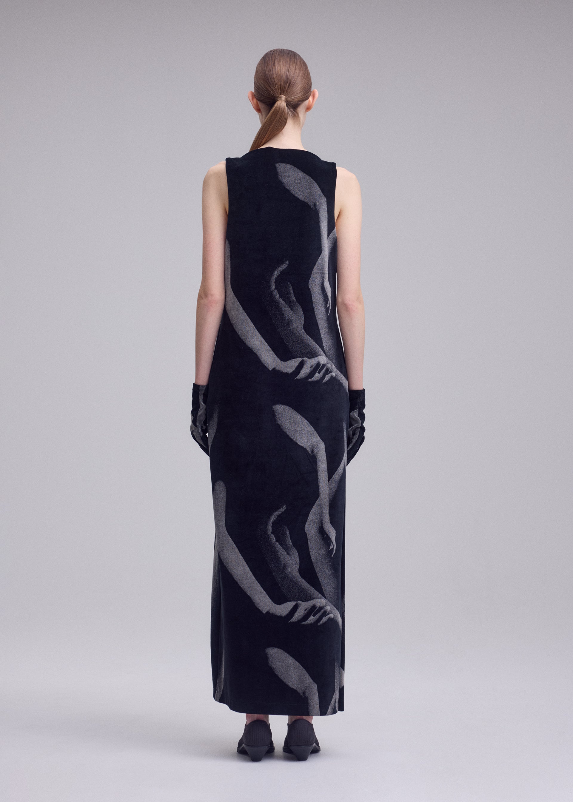 Issey Miyake Hands of Lover Velour šaty bílé sametové