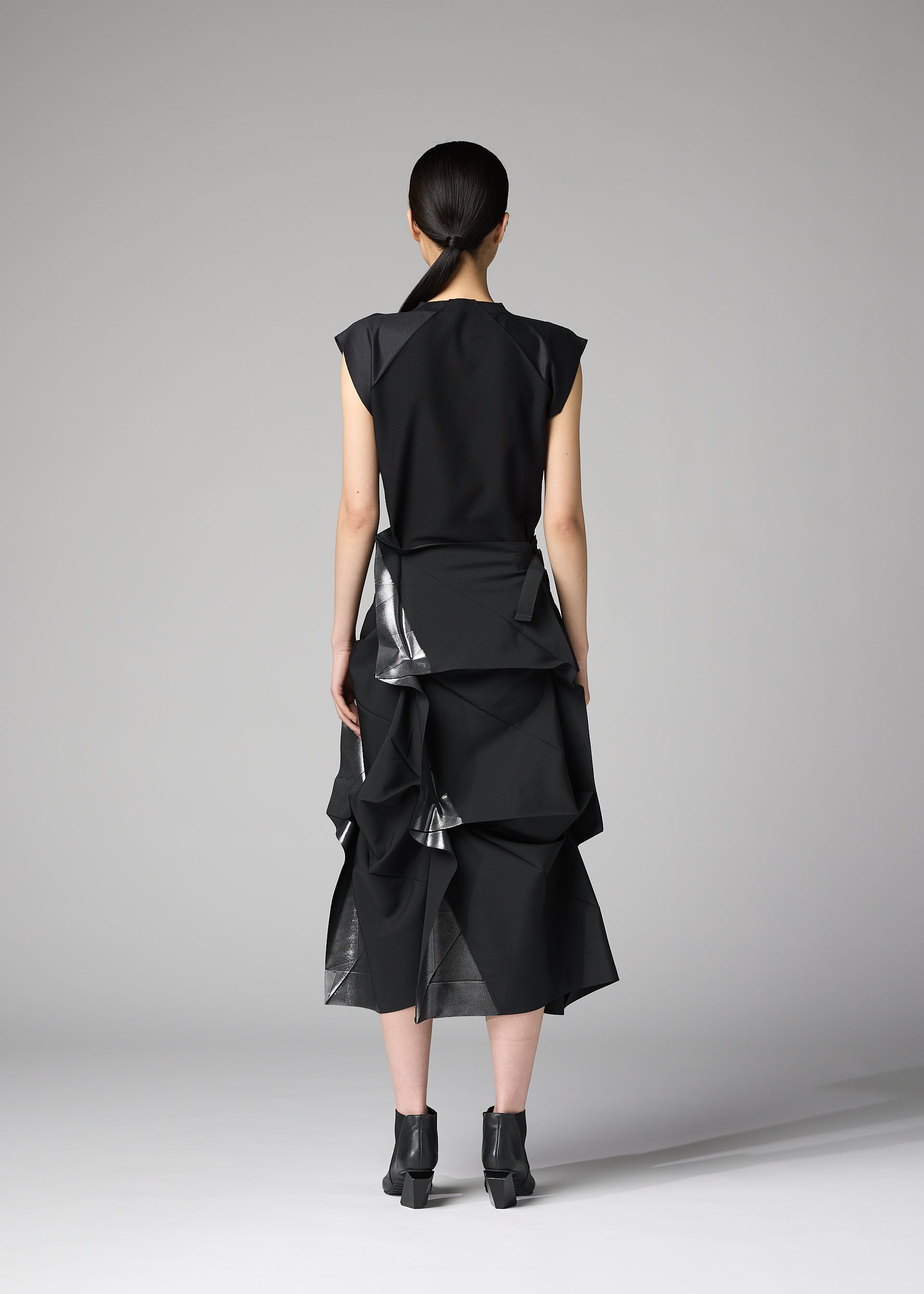 Issey Miyake 132 5. No.1-2 sukně black silver