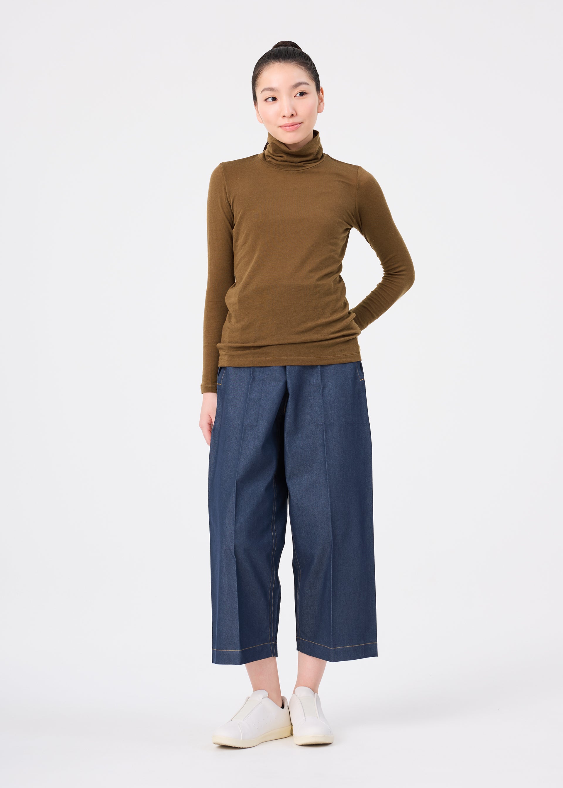 Issey Miyake Wool Mix Jersey rolák černý vlněný