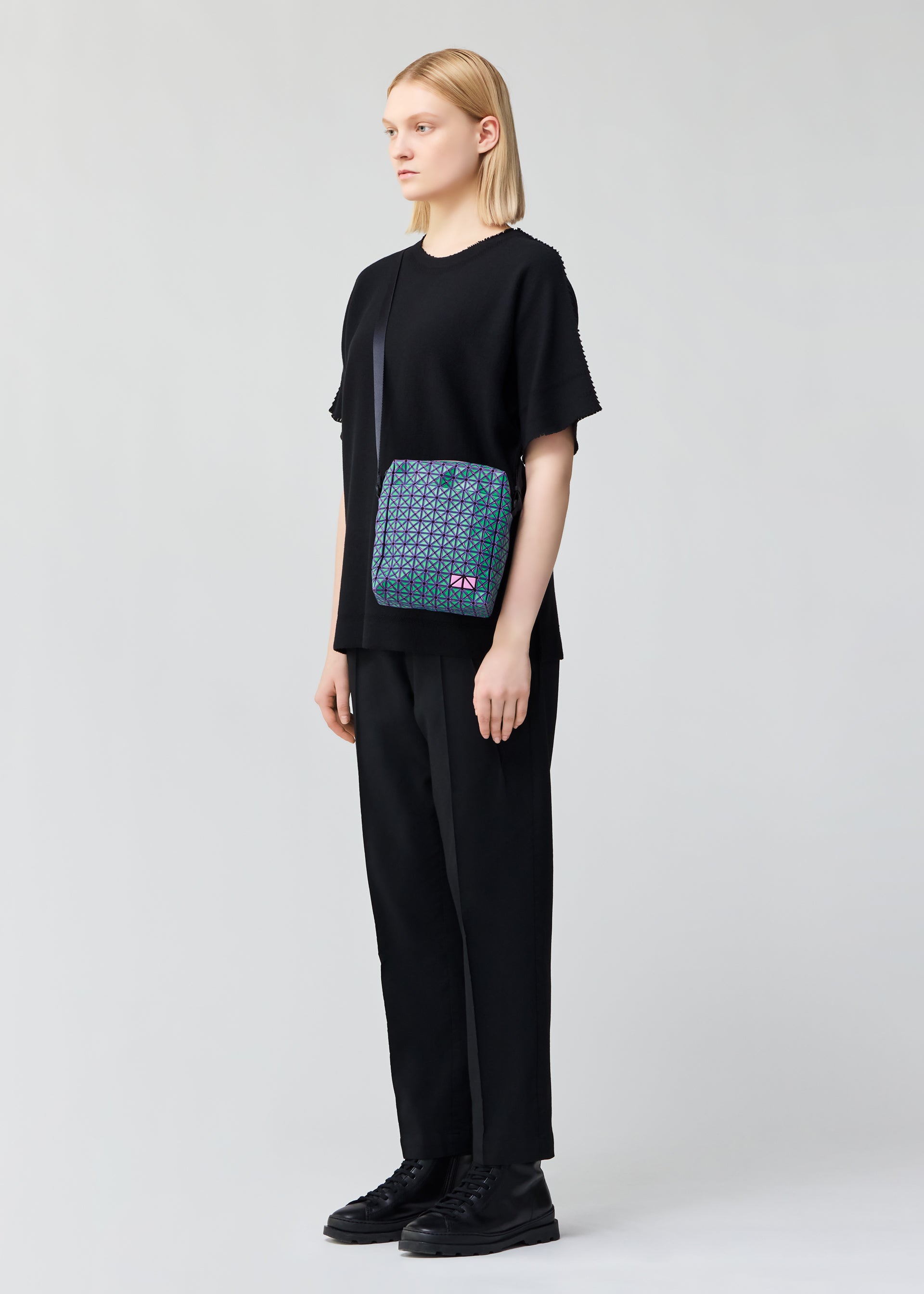 Issey Miyake Voyager Rough kabelka šedá přes rameno