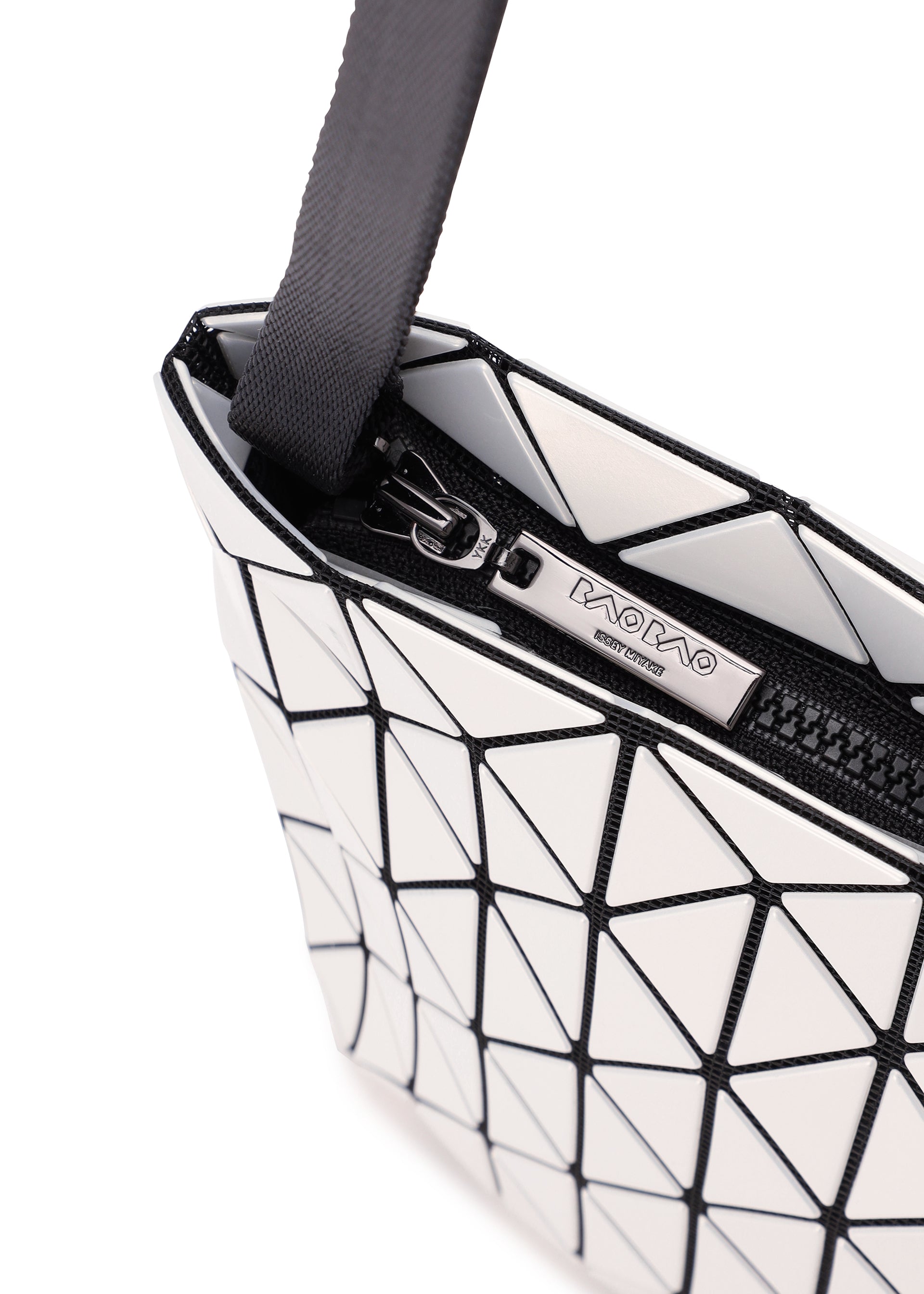 Issey Miyake Row Metallic kabelka White