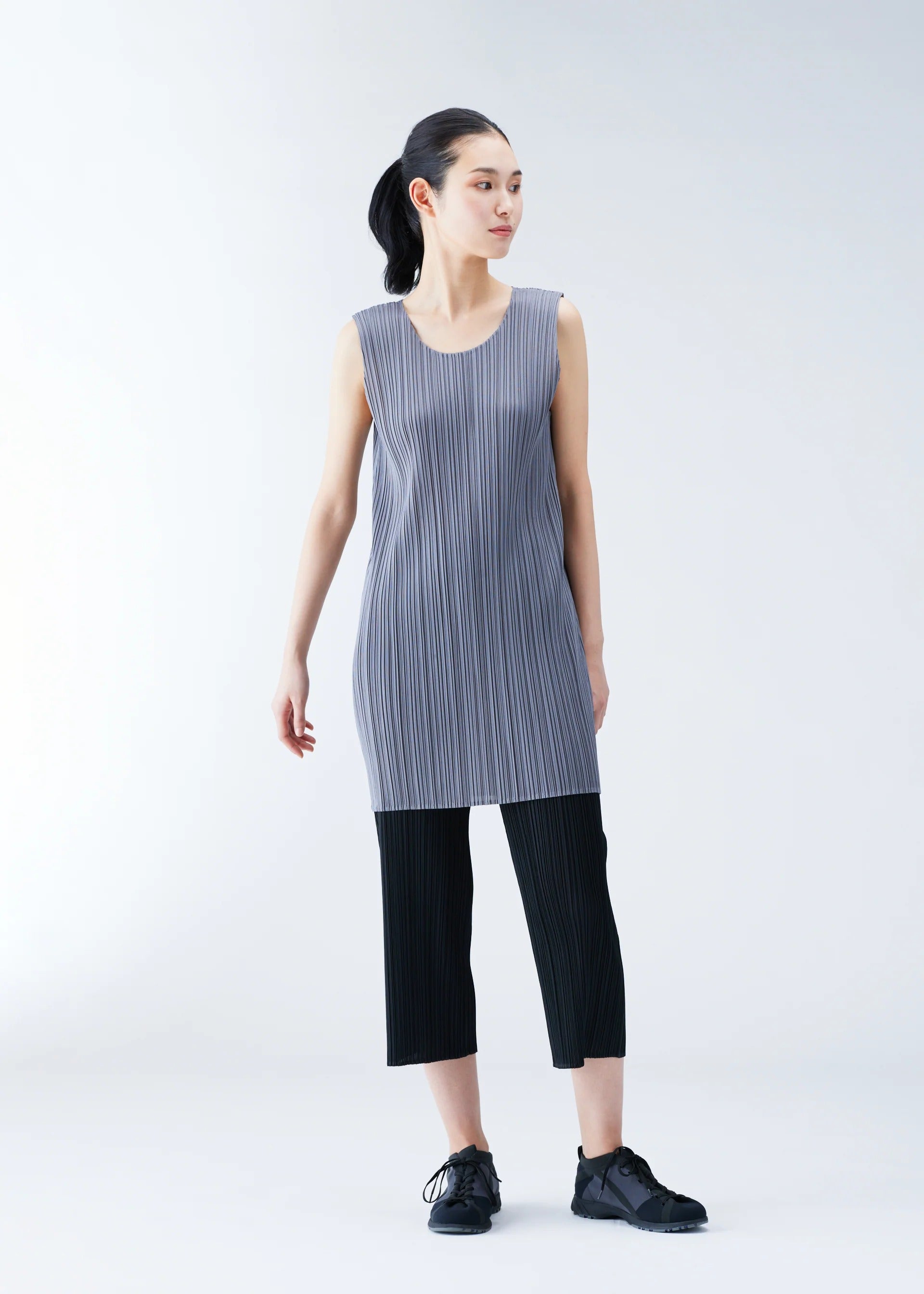 Issey Miyake Basics Sabrina plisované kalhoty černé