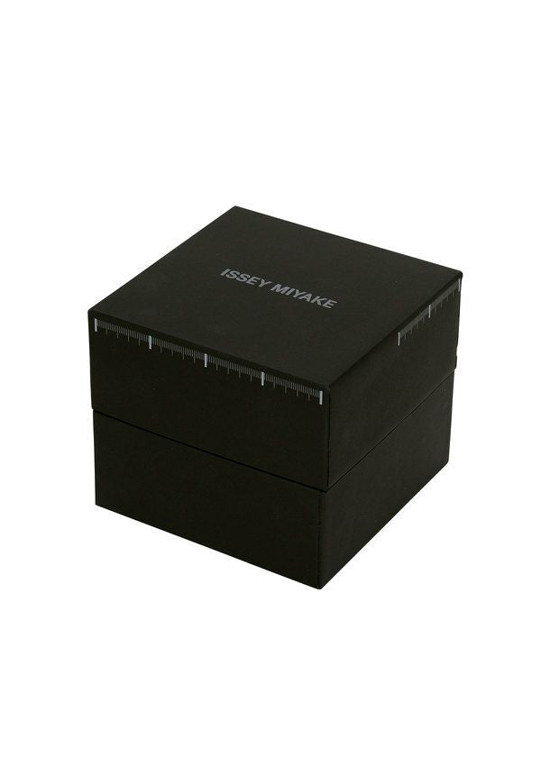Issey Miyake 1/6 IW05AW291 mechanické hodinky černé