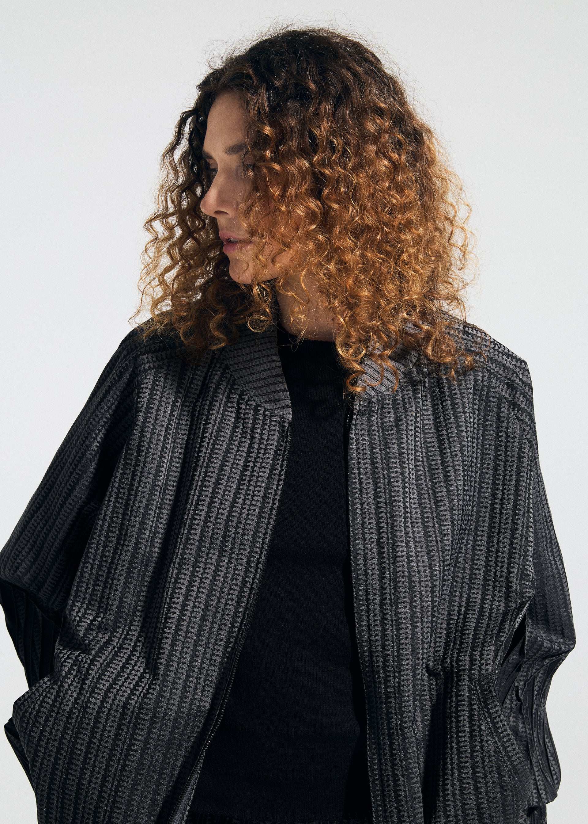 Issey Miyake Type-S 001-1 bunda gray-hued strečová