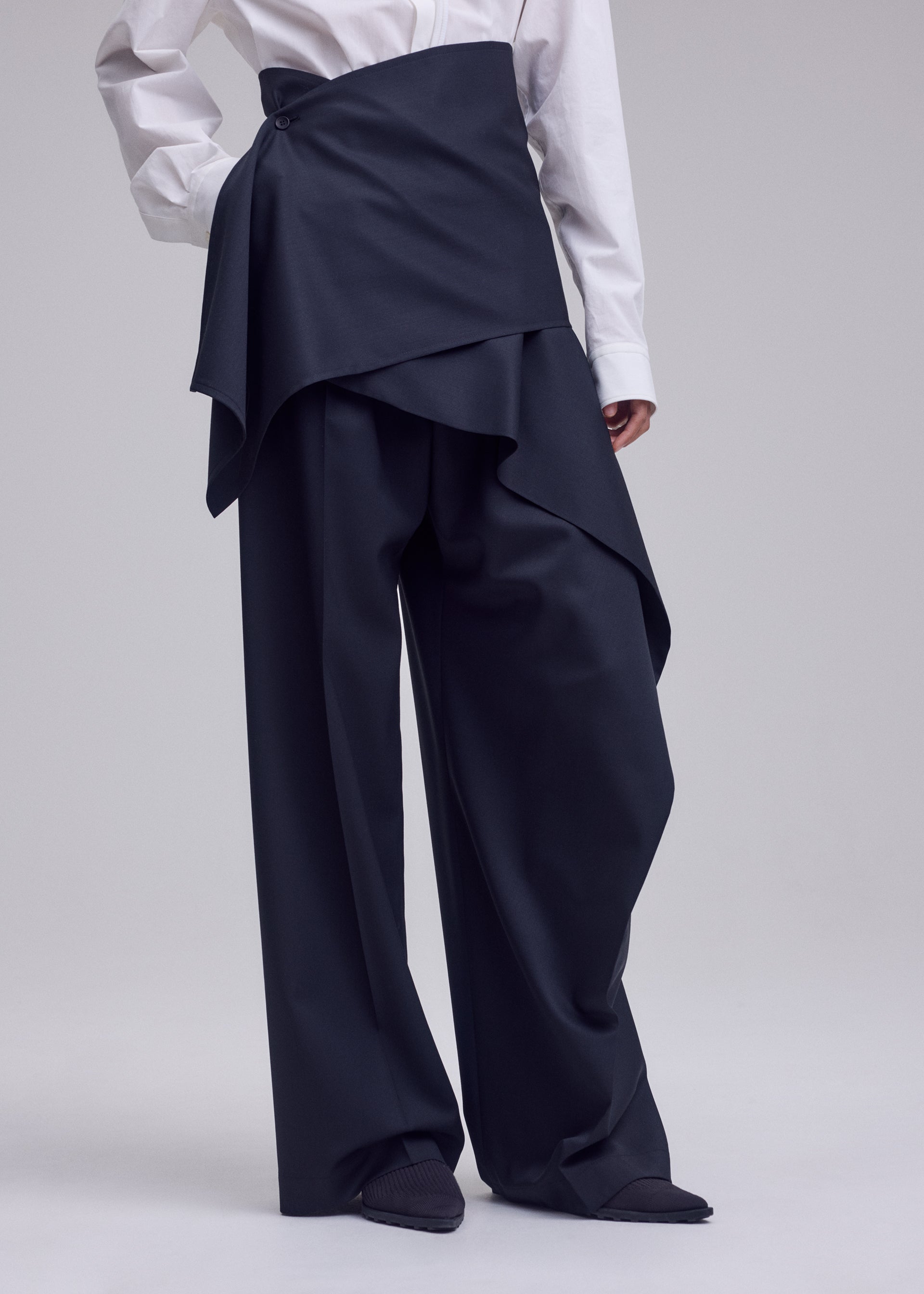 Issey Miyake Lustrous Wool vlněné kalhoty gray