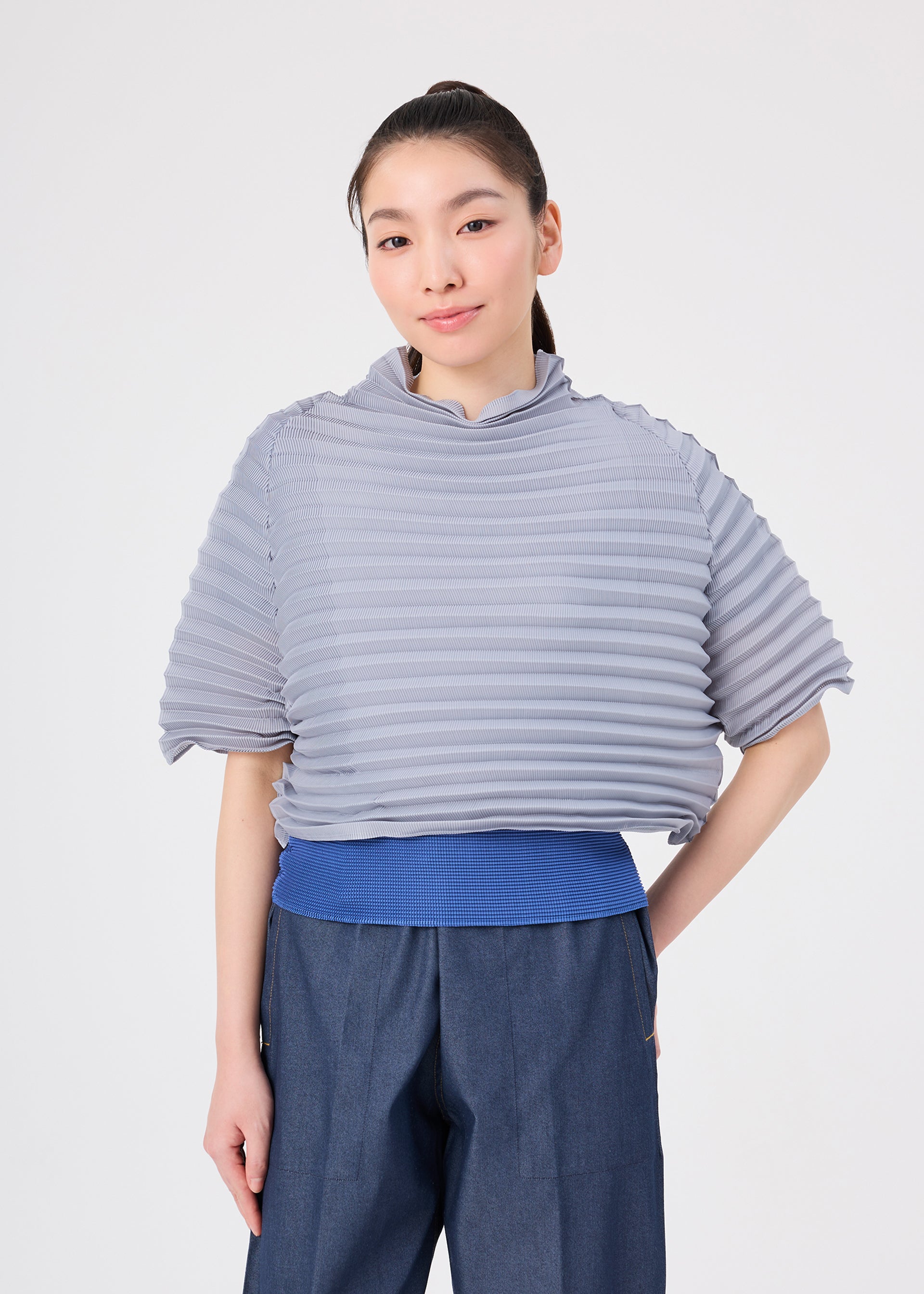 Issey Miyake Accordion Stretch Pleats top šedá plisovaný