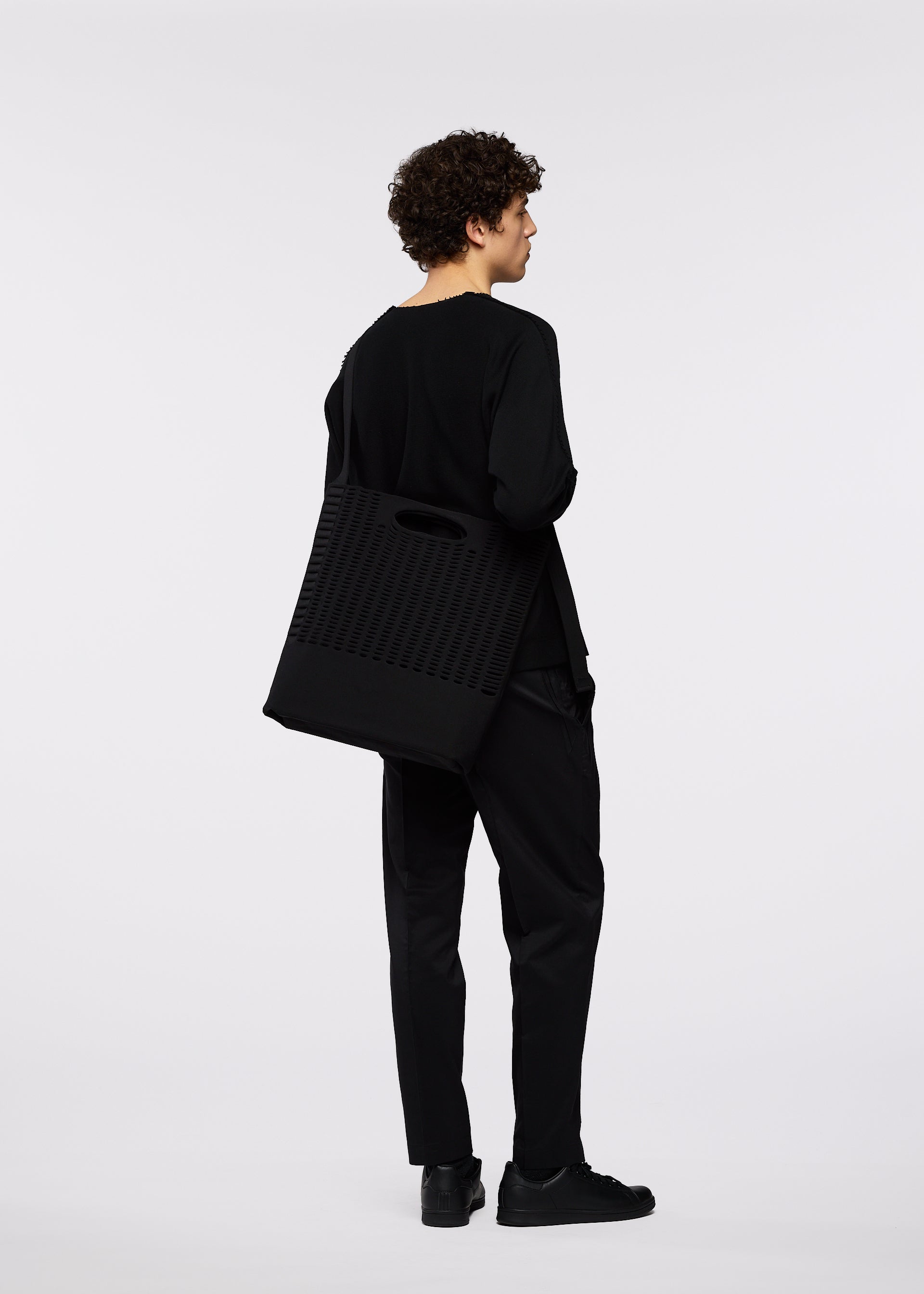 Issey Miyake Mokko Mono Grip tote kabelka černá nastavitelná