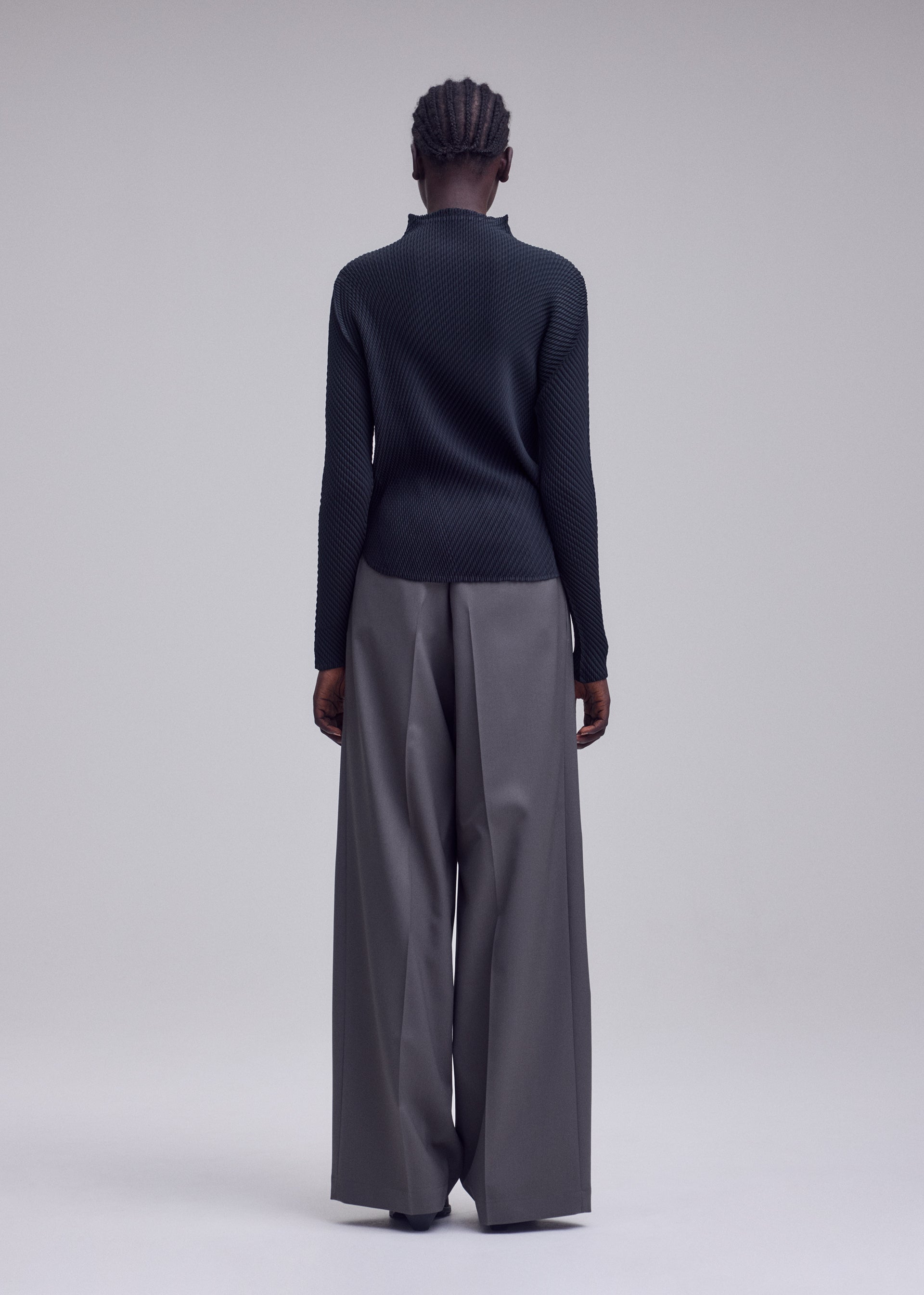 Issey Miyake Misty Pleats rolákový top šedý