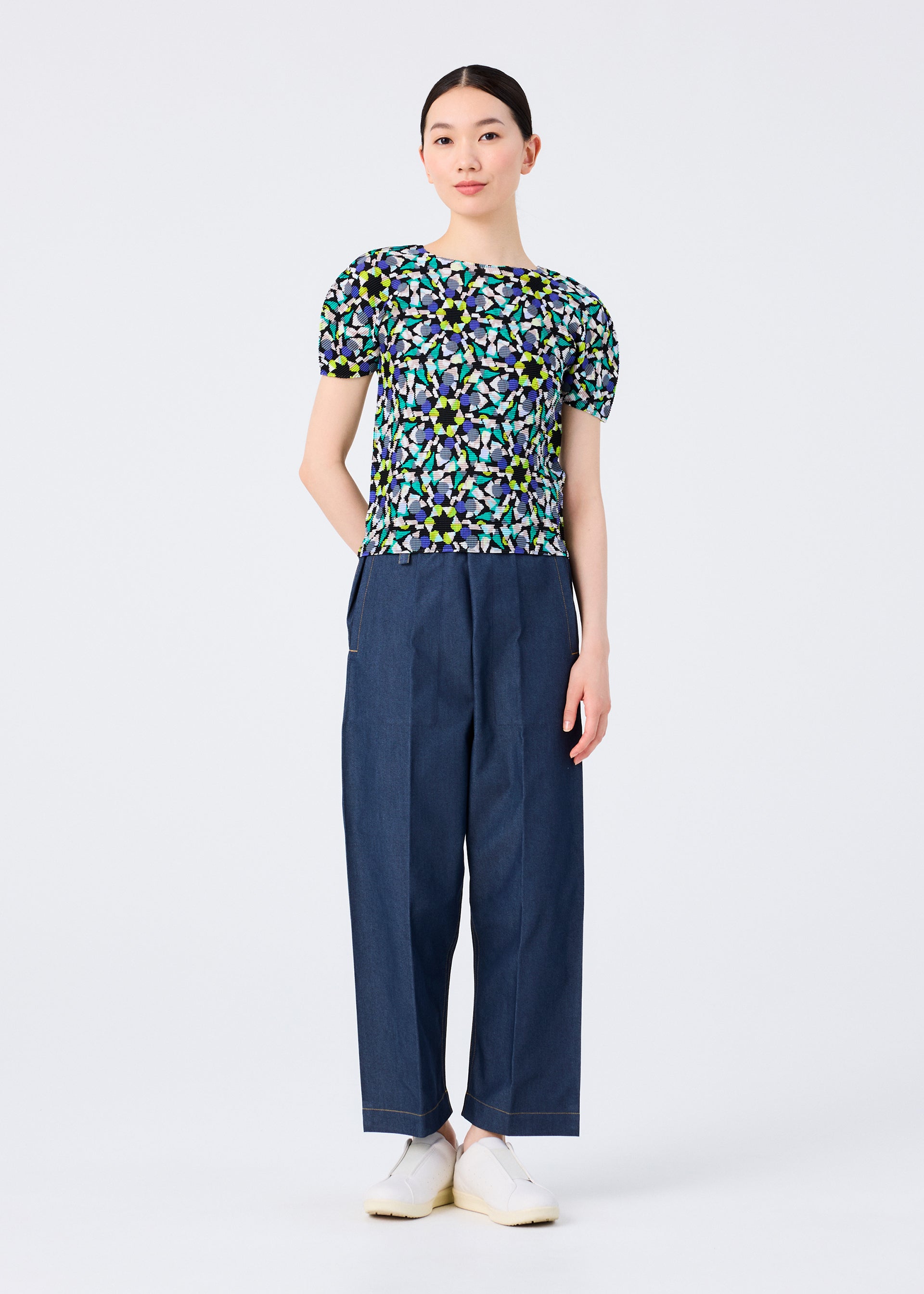 Issey Miyake KALEIDOSCOPE top bílý stretch plisé krátký rukáv