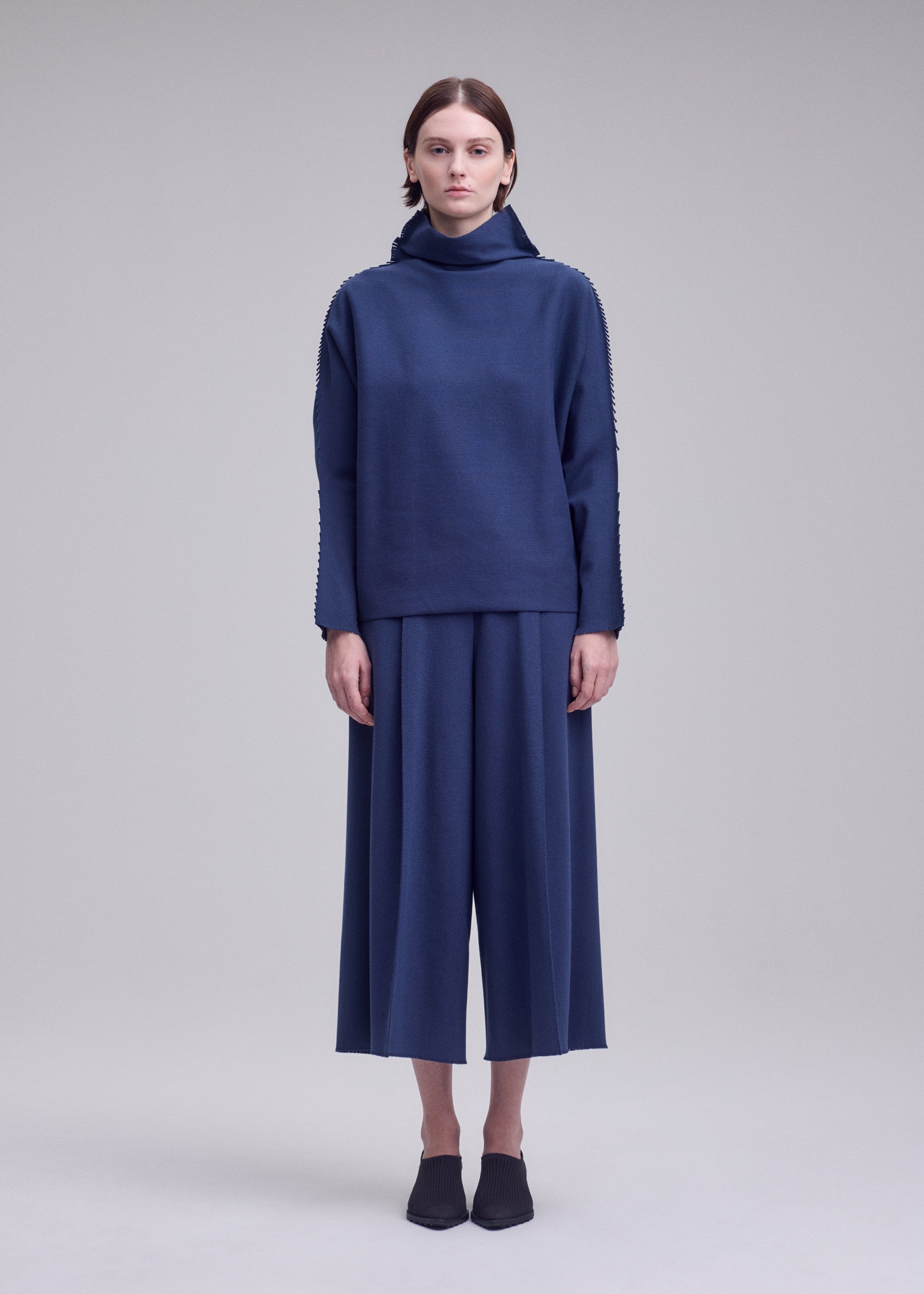 Issey Miyake Campagne top černý úpletový