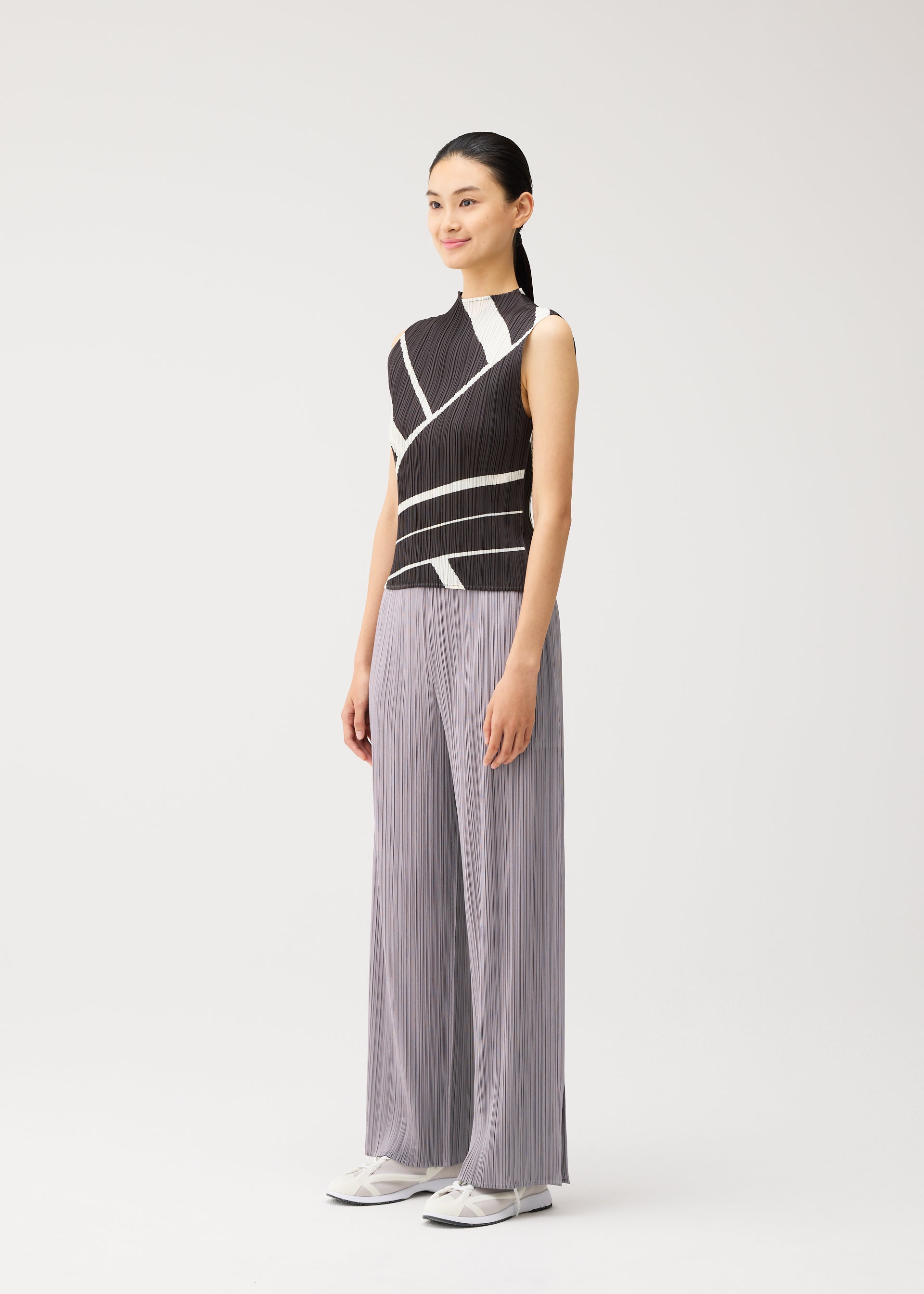Issey Miyake Fold Line top bílý bez rukávů