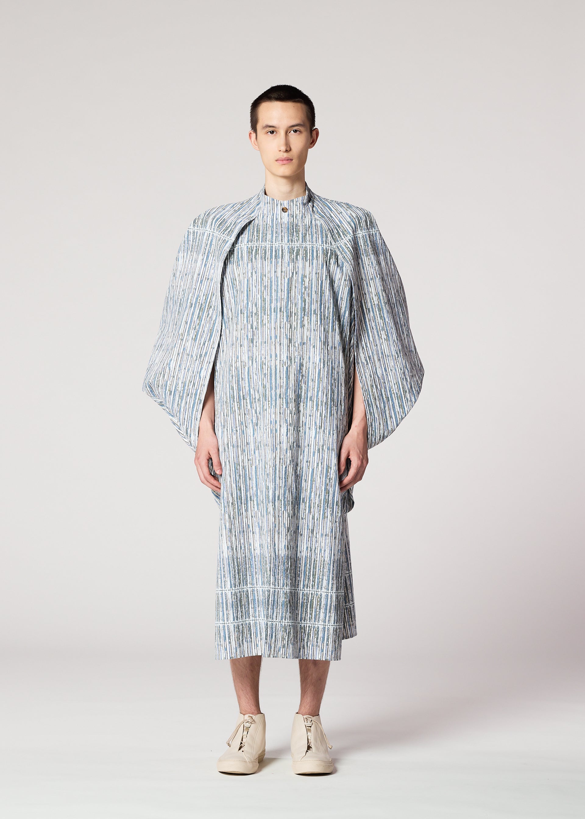 Issey Miyake Curviness košile Charcoal Gray 2