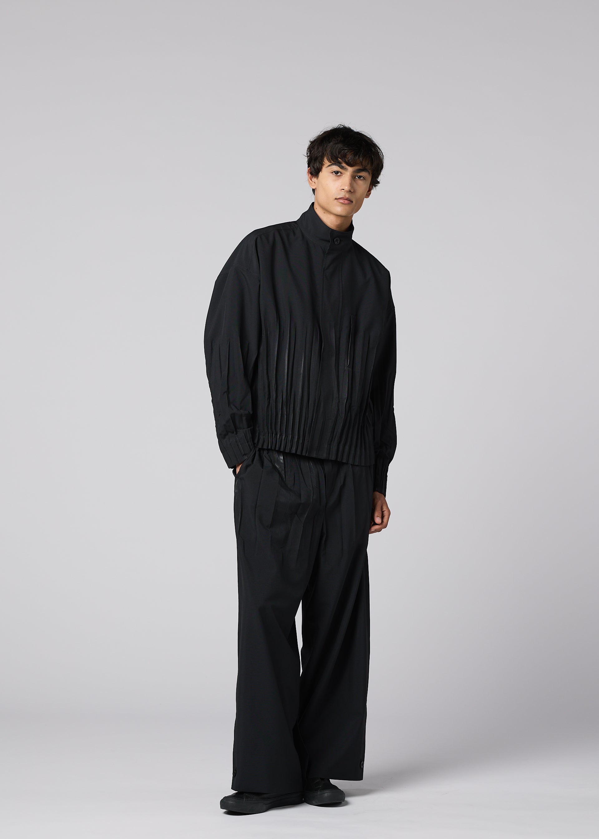 Issey Miyake IM Men Waft Black kalhoty černé široké 3