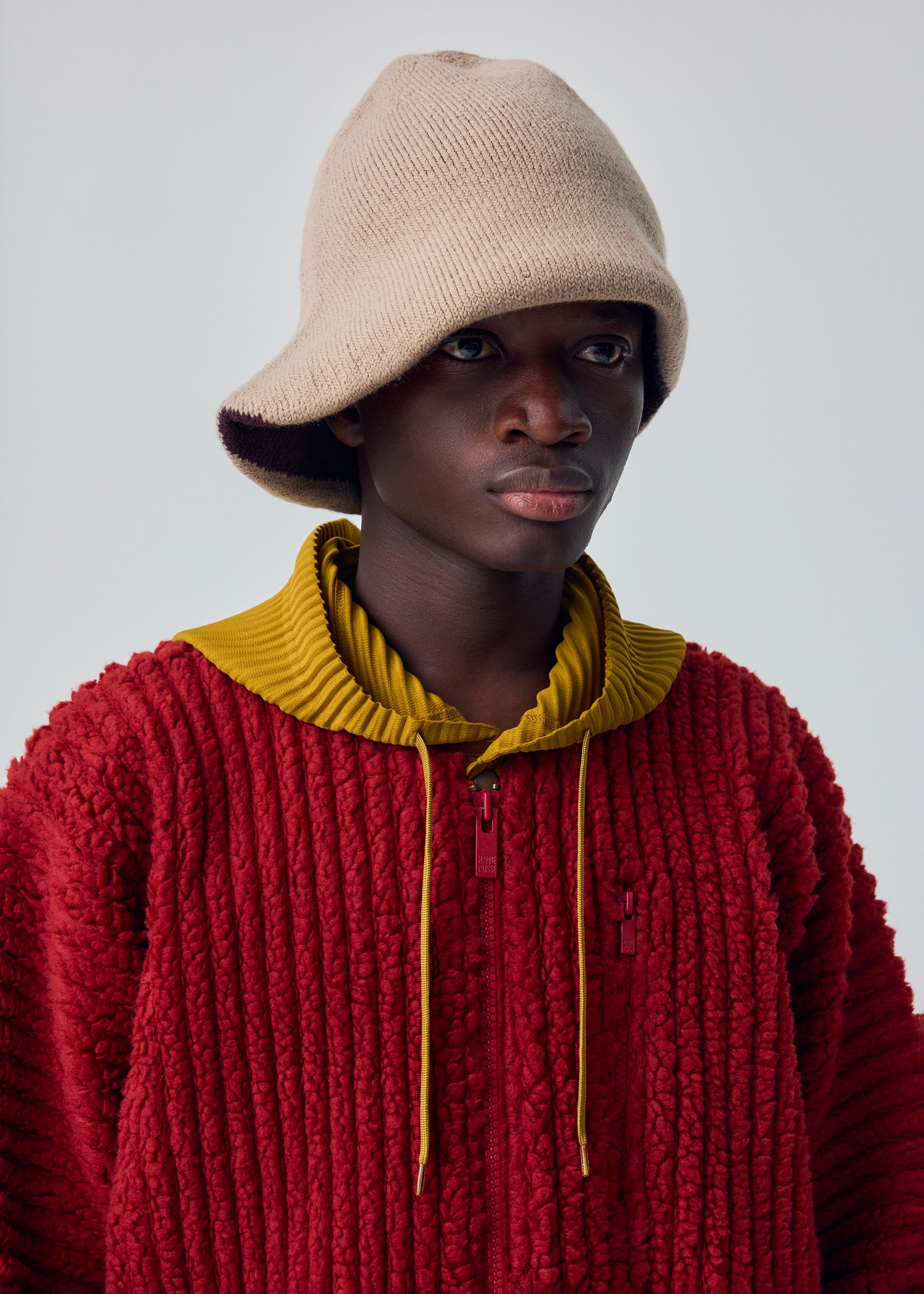 Issey Miyake Winter Gear Color Block čepice béžová