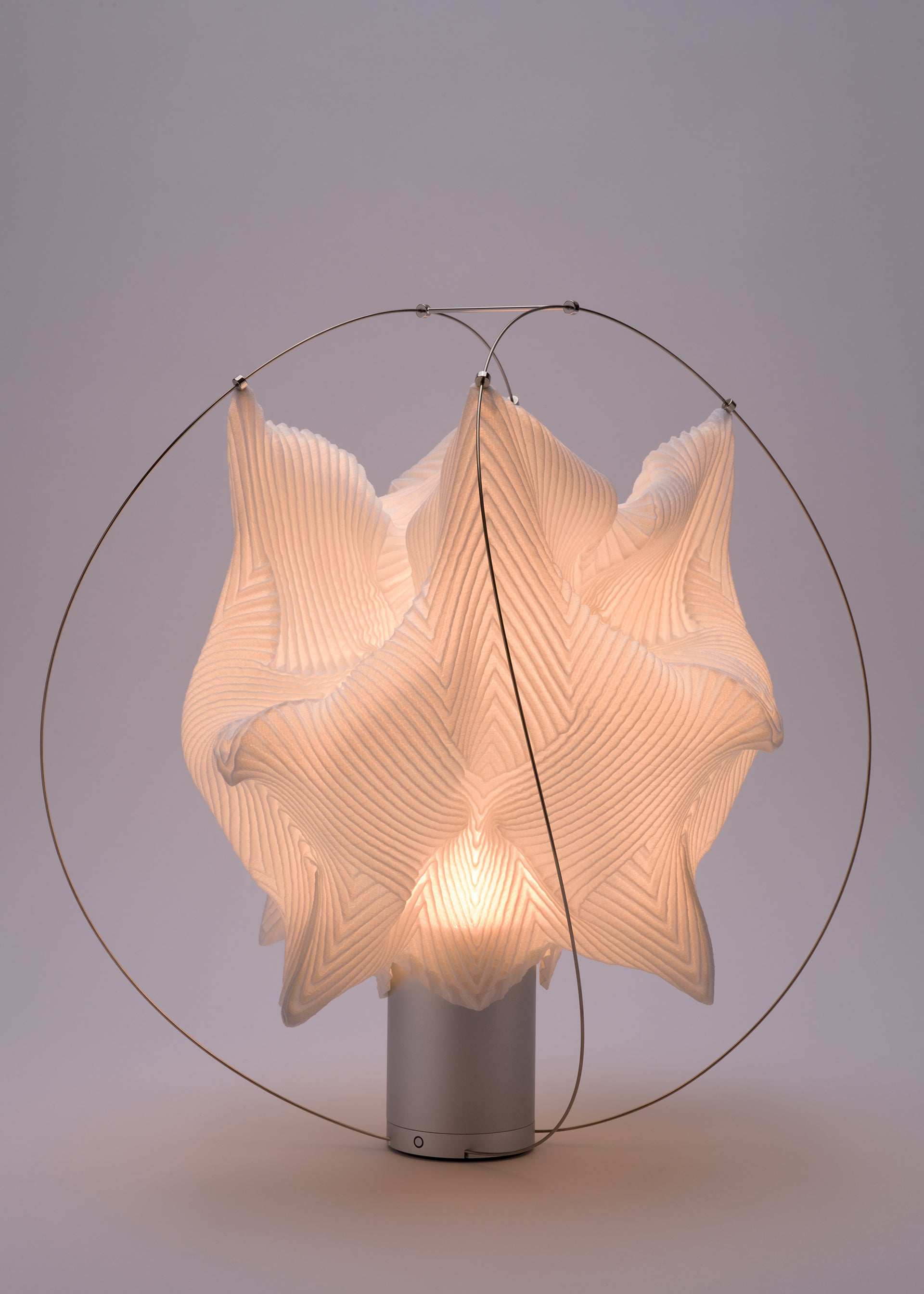 Issey Miyake Type-XIII O Series lampa bílá přenosná